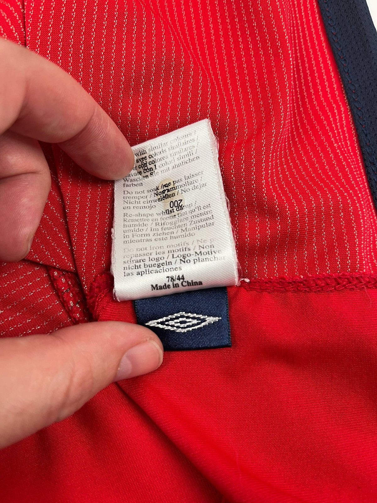 Umbro Vintage Umbro England 2004 2006 Away Football Jersey Red Size US XXL / EU 58 / 5 - 9 Thumbnail
