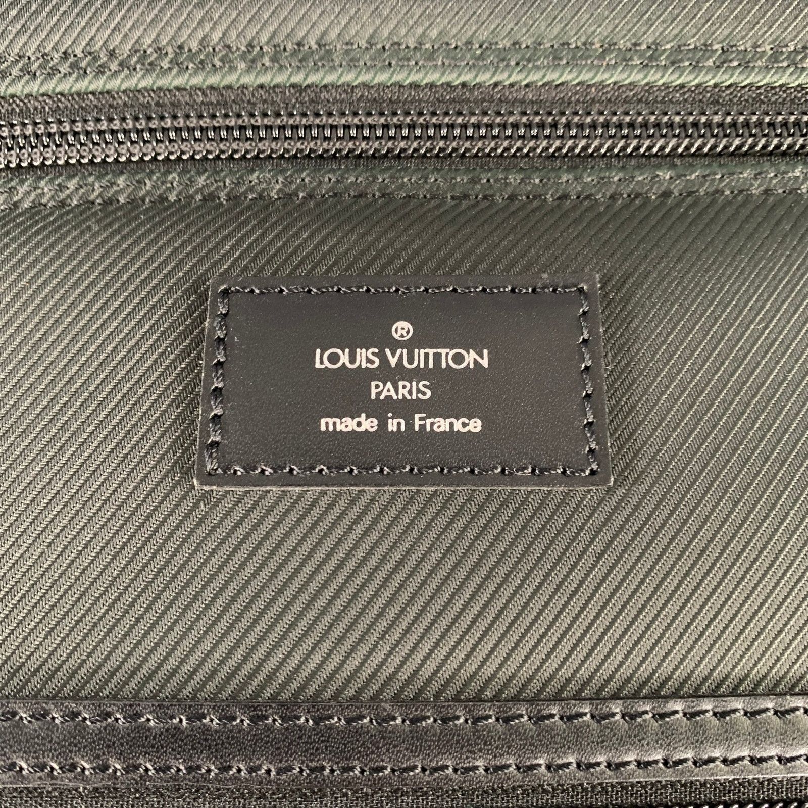 Louis Vuitton Taiga Santore Ardoise Green Black Two Tone Nylon Leather Size ONE SIZE - 4 Thumbnail