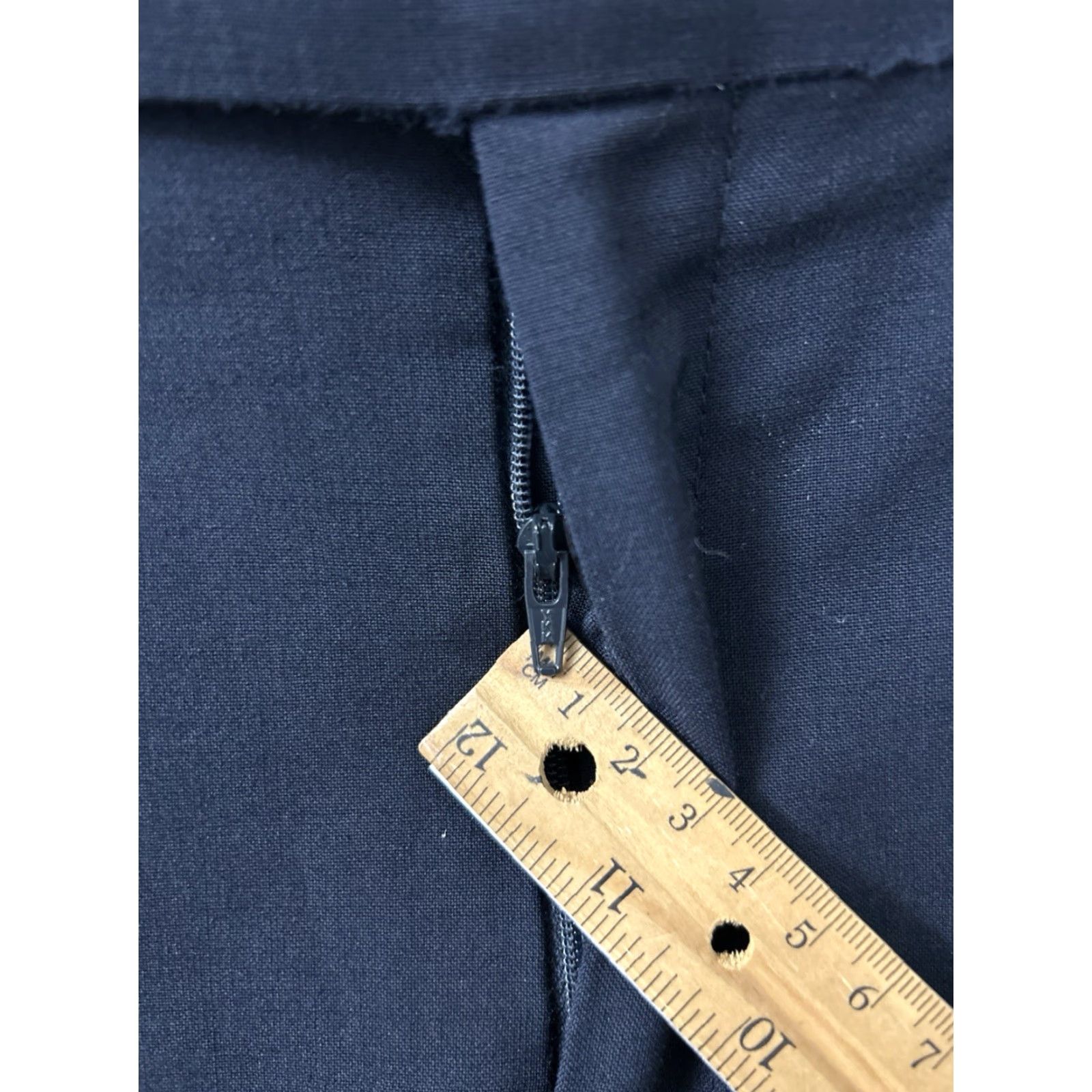 Ralph Lauren VINTAGE? No — Lauren Ralph Lauren High Performance Wool Dress Pants Mens 32x32 Navy Blue W/ Zipper Pockets Wrinkle Resistant Classic Sl*/ Size US 32 / EU 48 - 5 Thumbnail