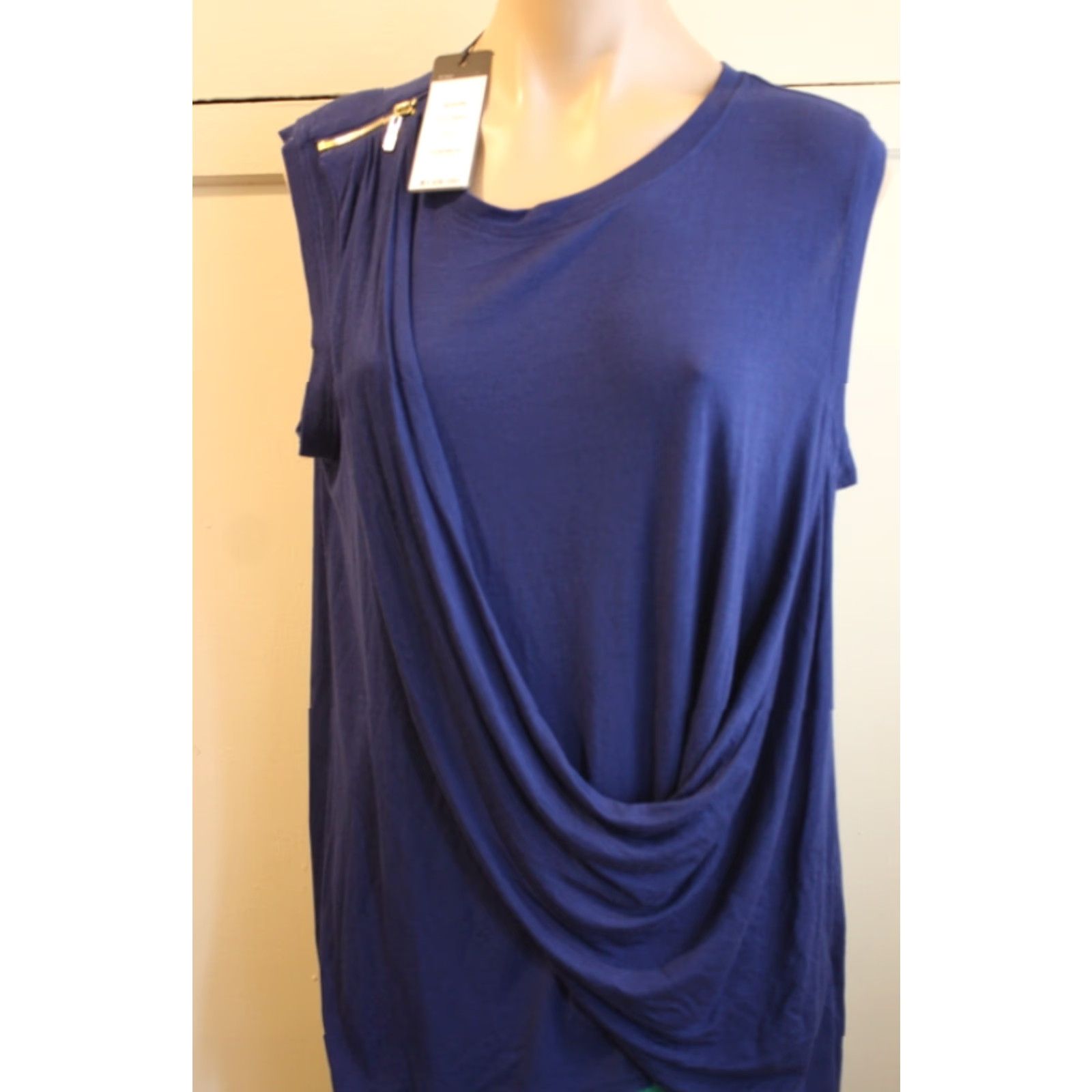 Vintage BCBG Max Azria Navy Blue Sleeveless Drape Dress Top L Blouse Women Size L Sleeveless Blue Evening Womens Size L / US 10 / IT 46 - 2 Thumbnail