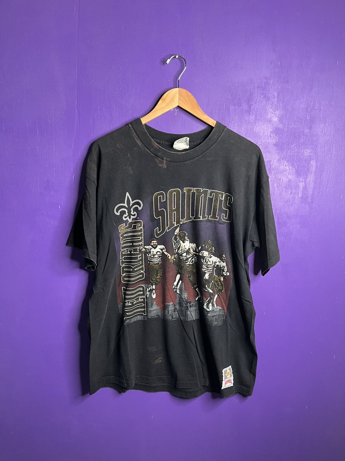 NFL Vintage 90s Nutmeg New Orleans saints t-shirt Size US XL / EU 56 / 4 - 1 Thumbnail