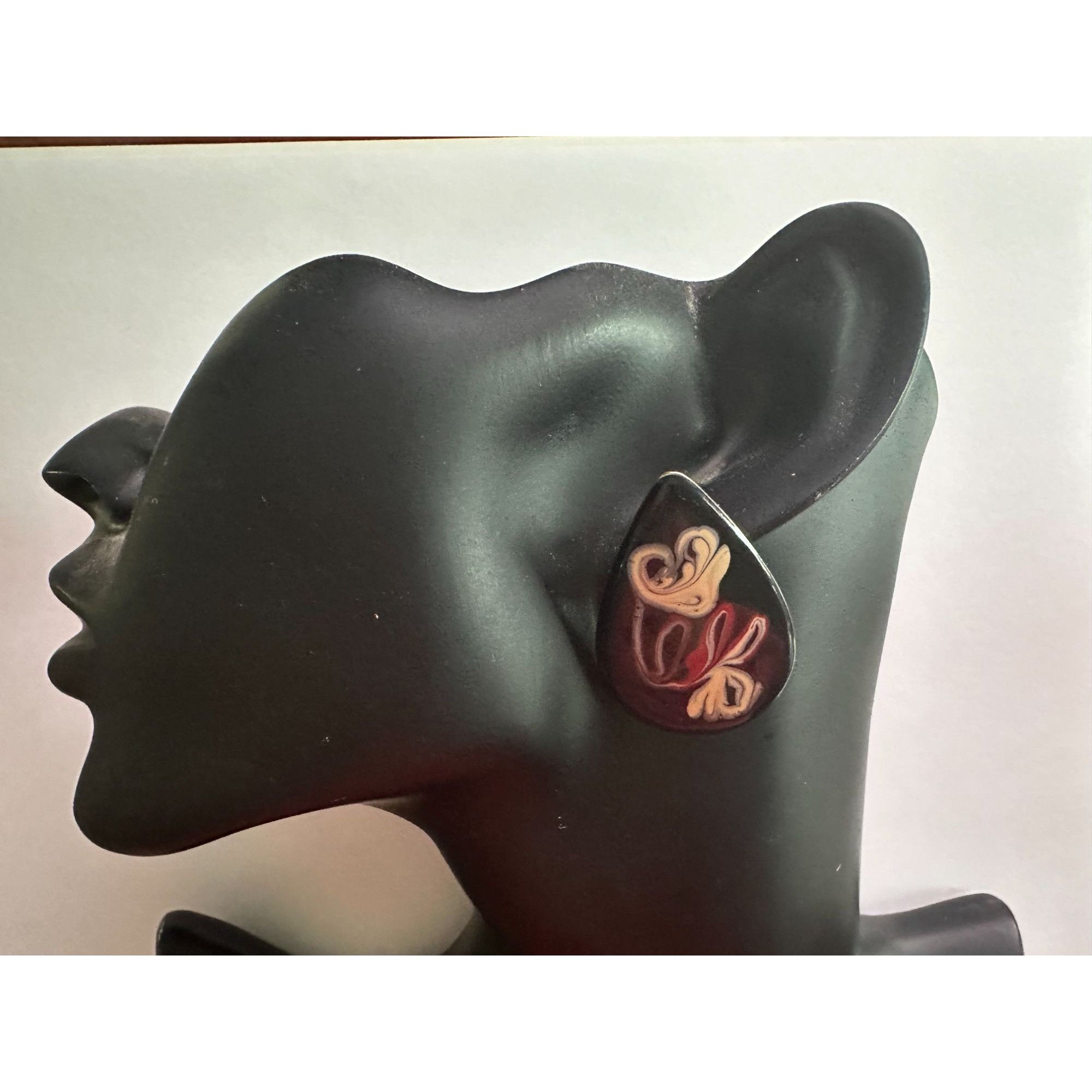 Other Women's Tear Drop Shaped Earrings with Swirl Design Size ONE SIZE - 4 Thumbnail