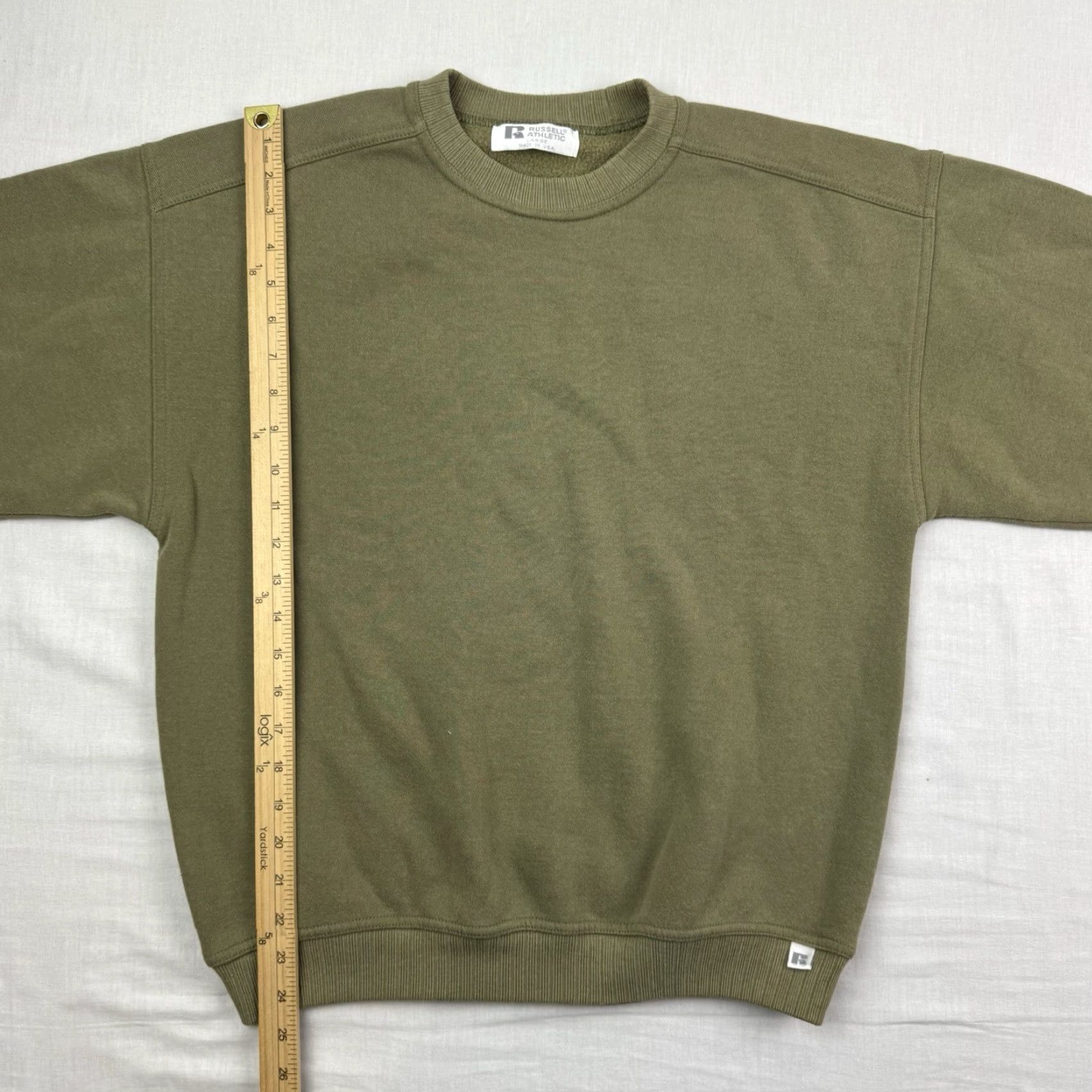 Olive VINTAGE Russell Athletic Sweatshirt Adult L Olive Green 80s 90s USA Mens Sweatshirt Pullover Crew Neck Long Sleeve Solid Polyester Cotton Size US L / EU 52-54 / 3 - 7 Thumbnail