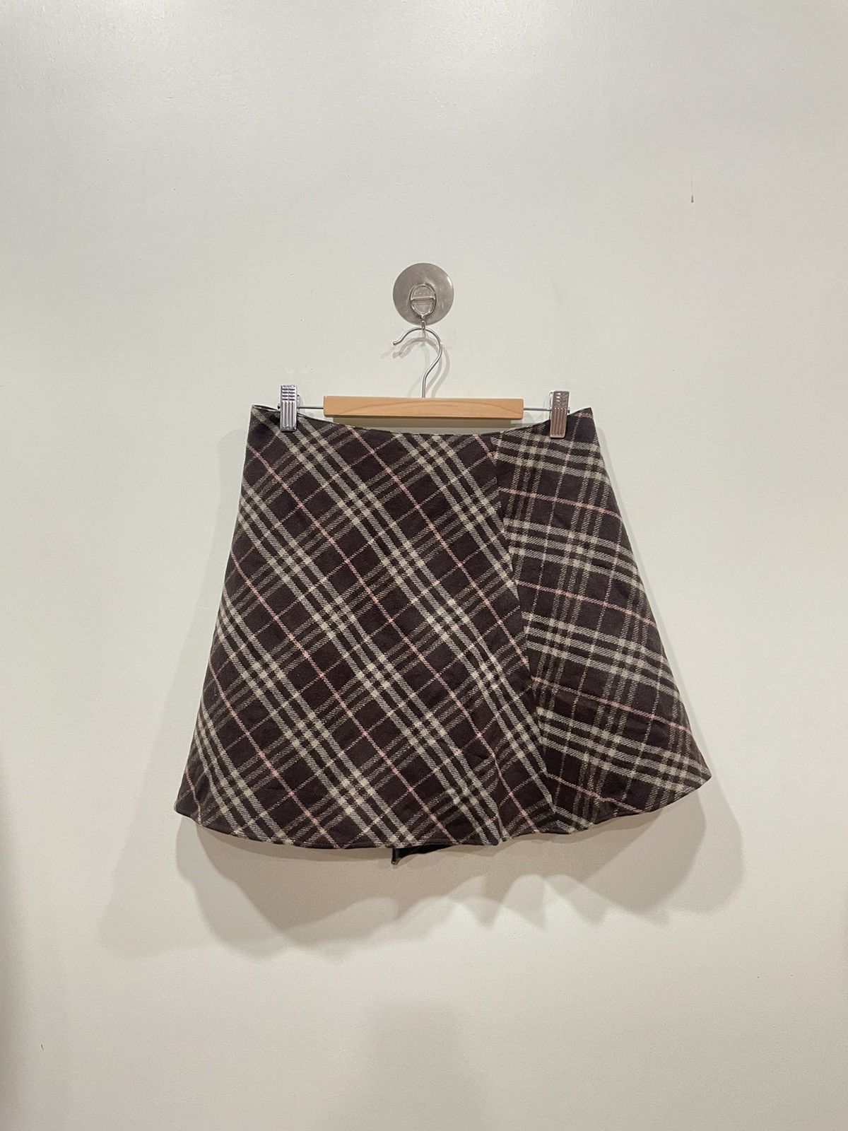 Burberry Burberry Checkered wrap Mini skirt Size 30" / US 8 / IT 44 - 2 Thumbnail