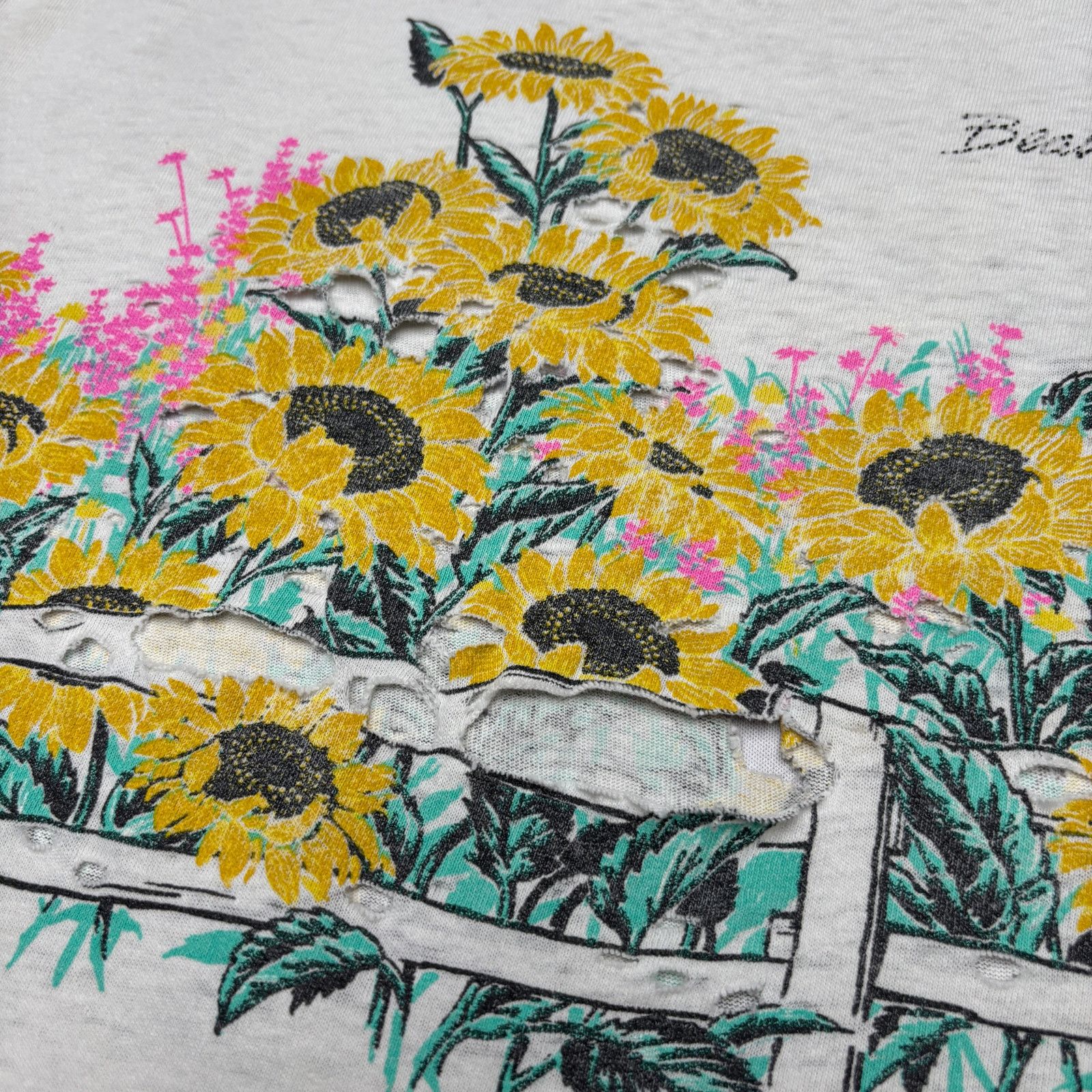 Vintage Vintage 90s Beaver Creek Sunflower Shirt 22x28 Distressed Size US L / EU 52-54 / 3 - 10 Thumbnail