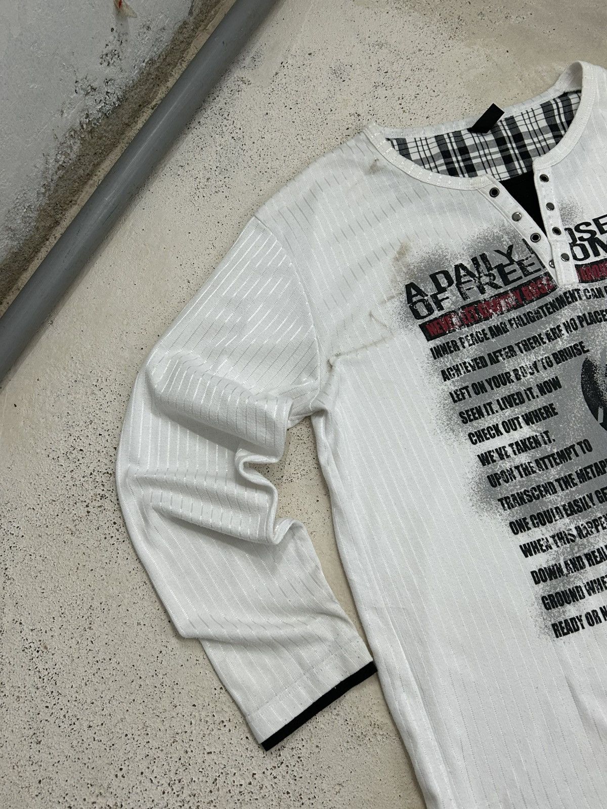 Designer × Japanese Brand Airwalk L/Sleeve Graphic Henley GrungeSkater Boardwear Style Size US L / EU 52-54 / 3 - 7 Thumbnail