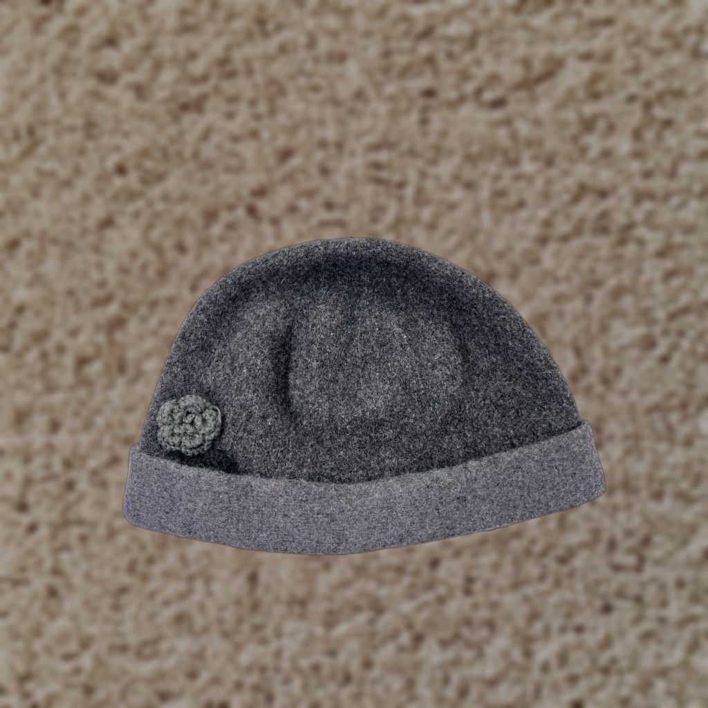 Vintage Womens Flower Beanie Hat One Size Gray Knit Polyester Size ONE SIZE - 1 Thumbnail