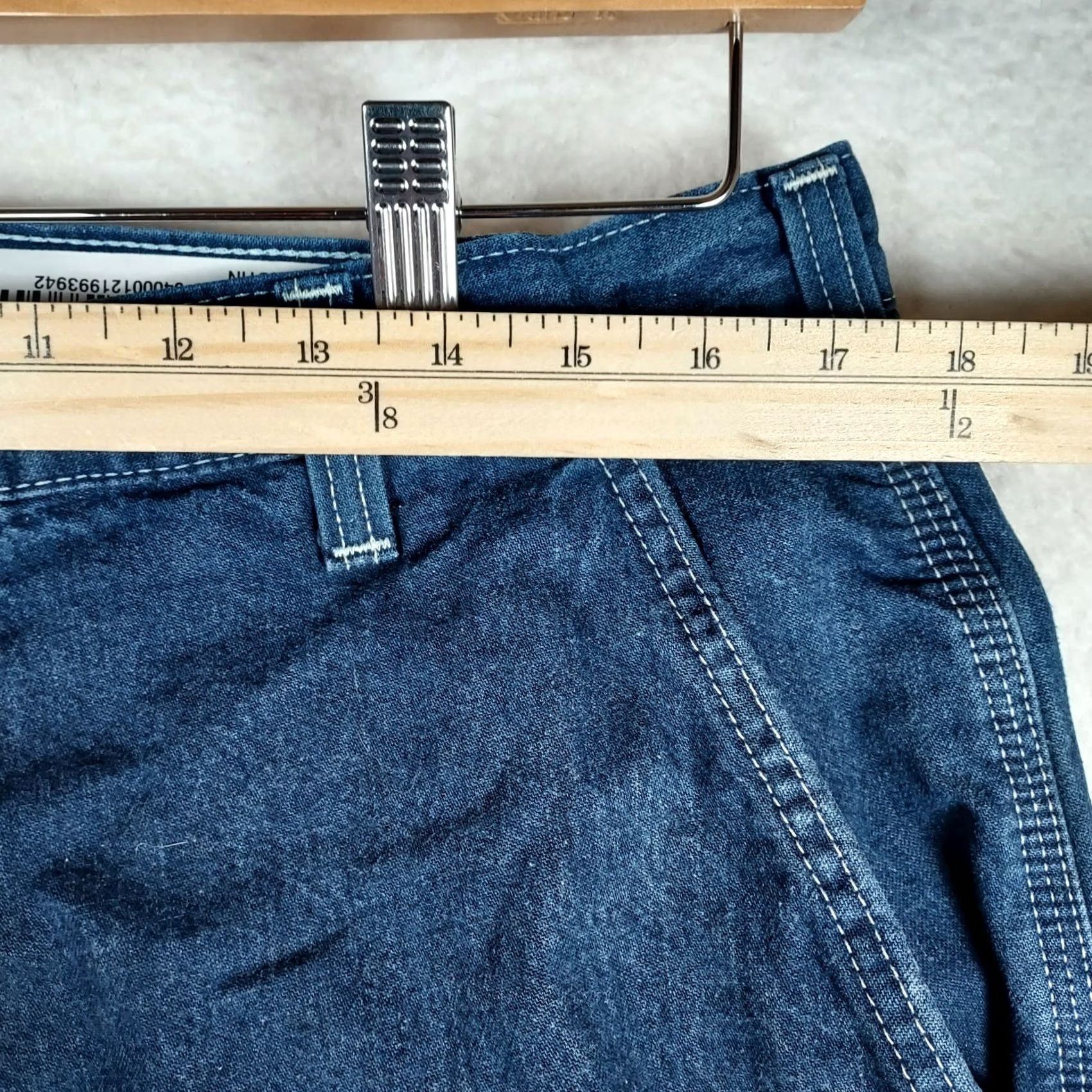 Carhartt Carhartt Mens Jeans 33x32 Denim Straight Leg Blue 5-Pocket Zip Mid Rise Relaxed Regular Inseam 32" - Cotton Heavyweight Workwear Size US 33 - 7 Thumbnail