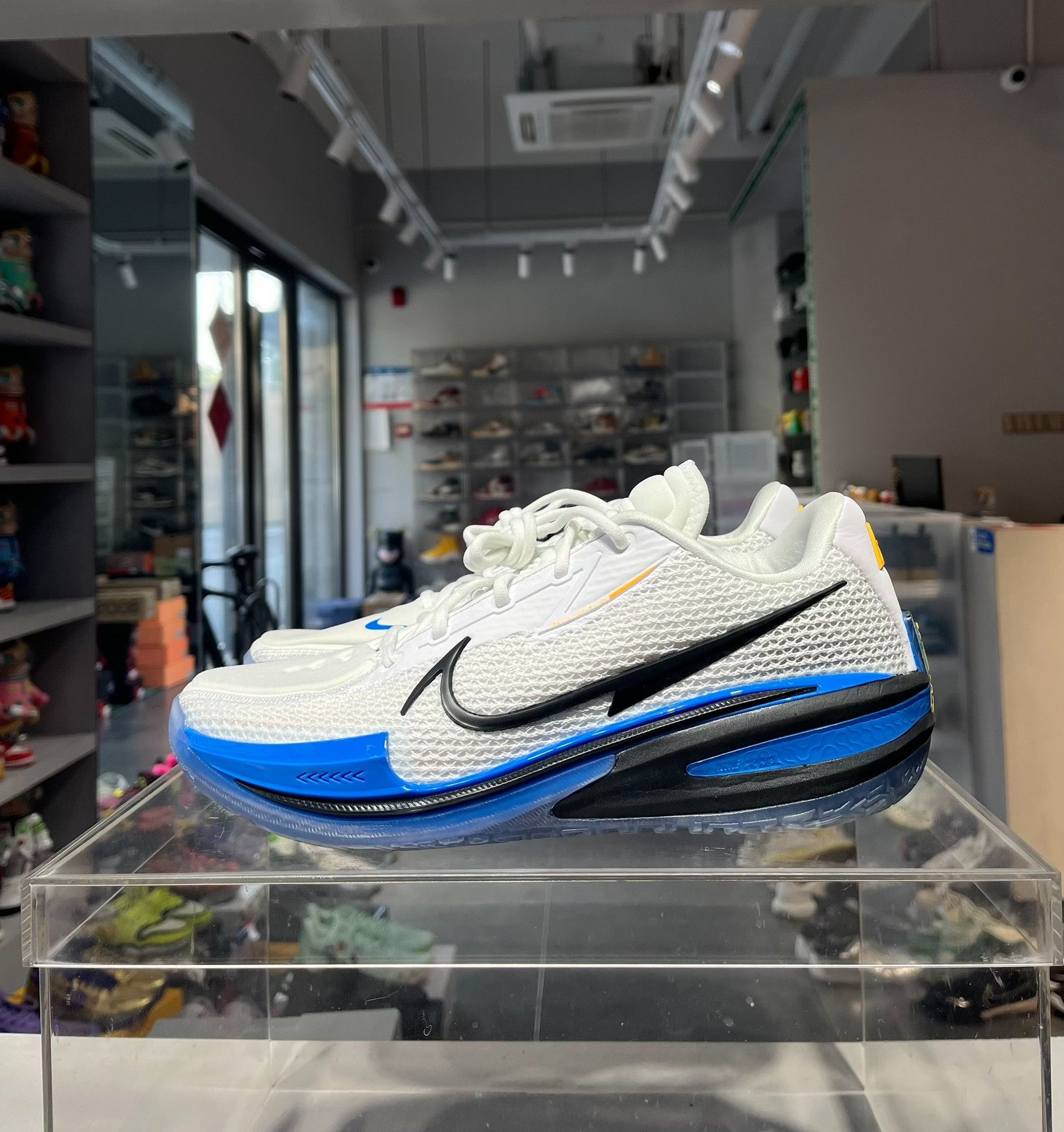Nike Nike Blue Lowtop Sneakers 44 Men Size US 10.5 / EU 43-44 - 1 Thumbnail