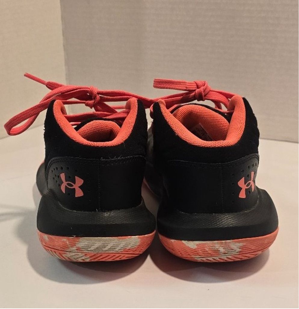 Under Armour Under Armor Girls shoes size 3.5y Size US 6 / IT 36 - 3 Thumbnail