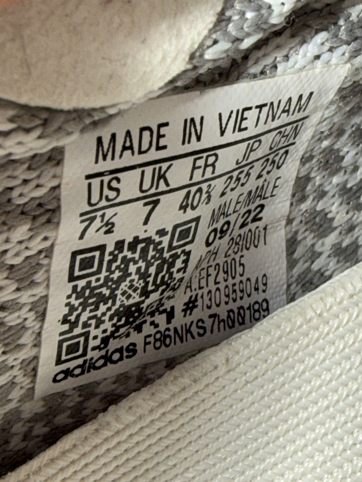 Yeezy Yeezy 350 V2 Boost “Non-Reflective” Size US 7.5 / EU 40-41 - 8 Thumbnail