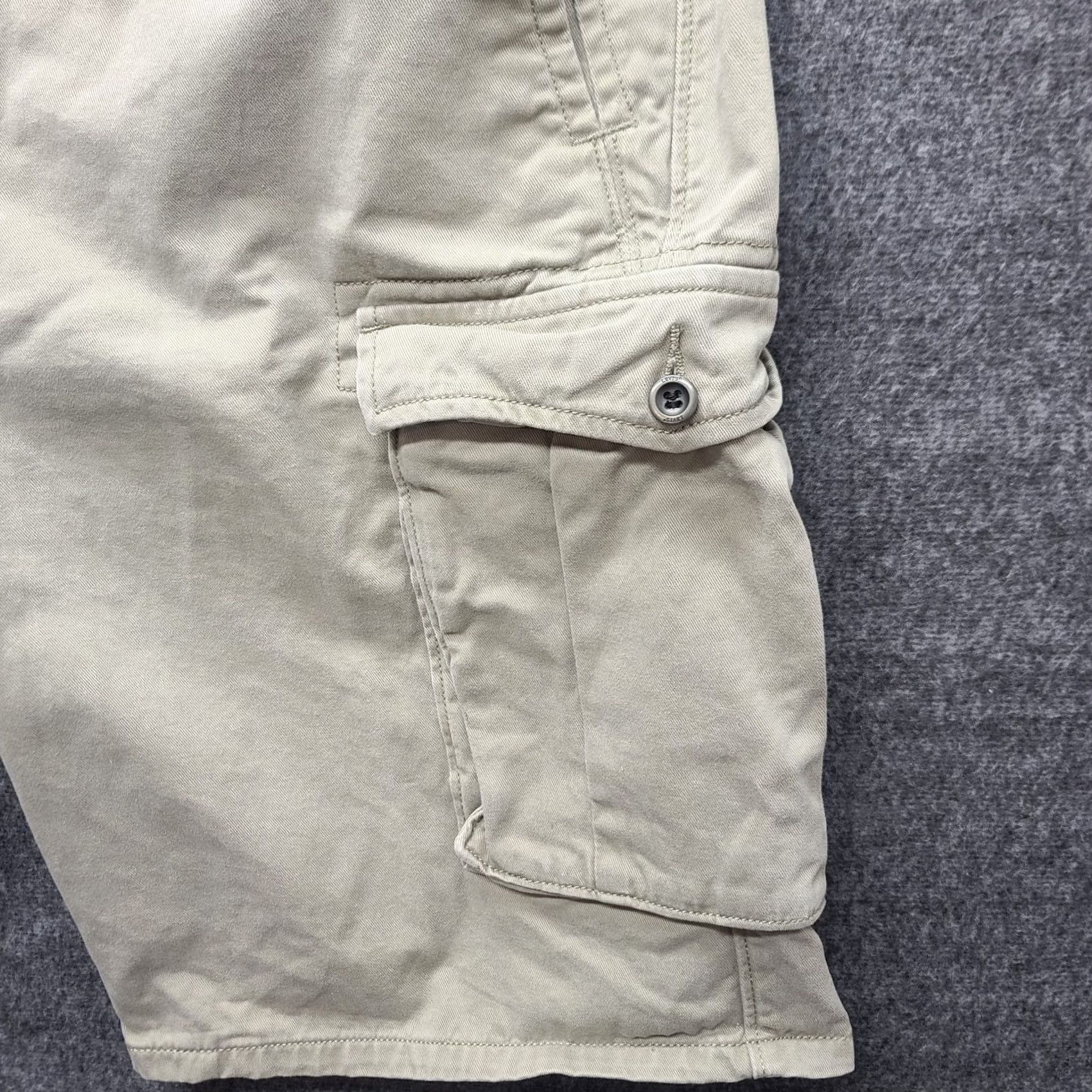 Levi's Levi's Cargo Shorts Mens 38 Relaxed Fit 11" Inseam Beige Cotton Cargo Pocket 90s Outdoor Mens Size US 38 / EU 54 - 3 Thumbnail