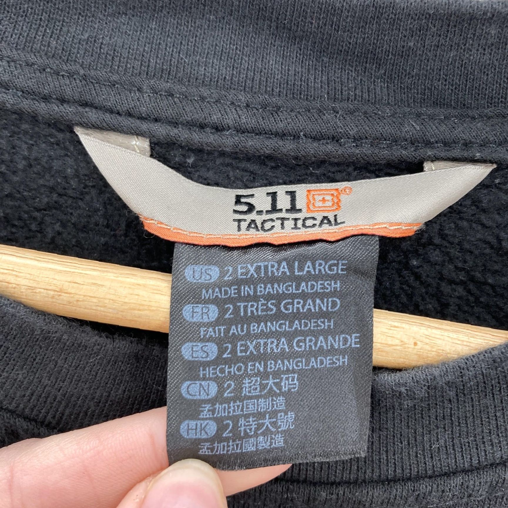Vintage VINTAGE 5.11 Tactical Sweatshirt Mens 2XL Black Crewneck Fleece Chest Zip Pocket Logo Size US XXL / EU 58 / 5 - 4 Thumbnail