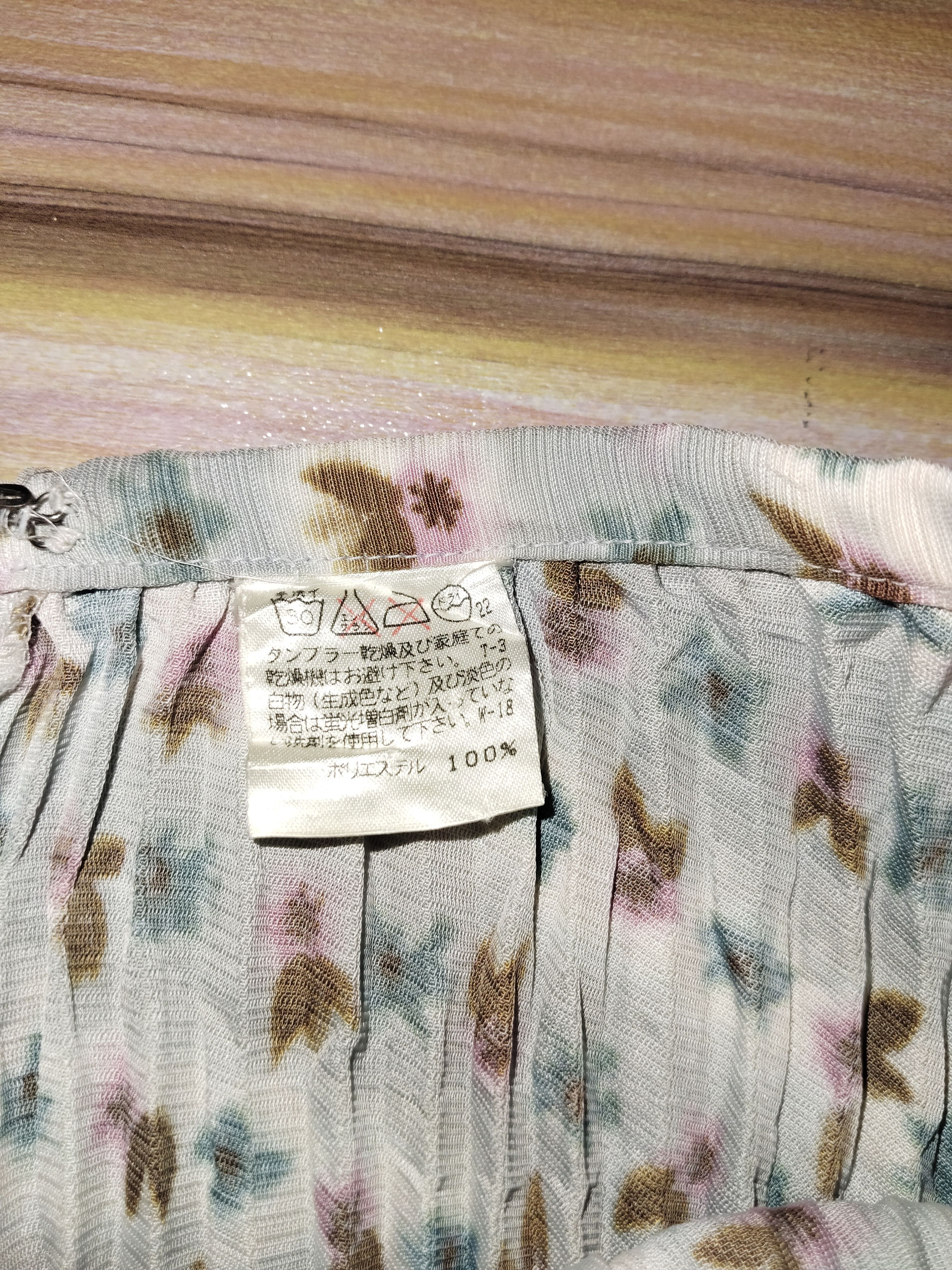 Sunao Kuwahara SUNAO KUWAHARA Floral Pleated Mini Skirt Size 25" / US 0 / IT 36 - 6 Thumbnail