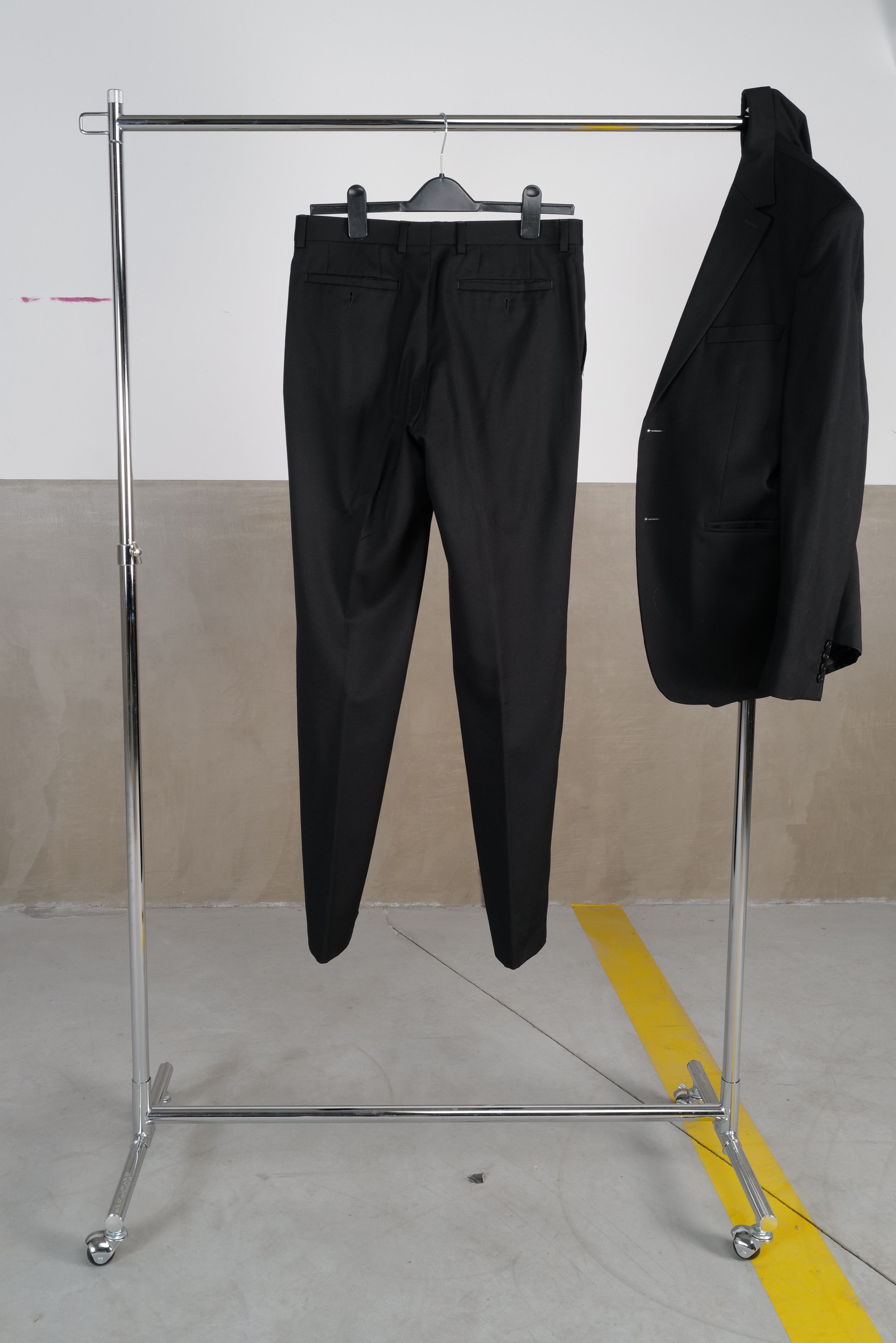 Arrow Arrow black pure wool suit Size 48R - 9 Thumbnail