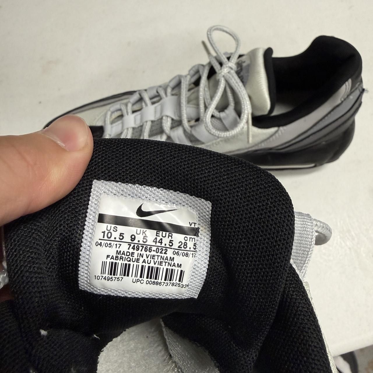 Nike Nike Air Max 95 Essential Black Grey 749766-022 Size 10.5 Size US 10.5 / EU 43-44 - 7 Thumbnail