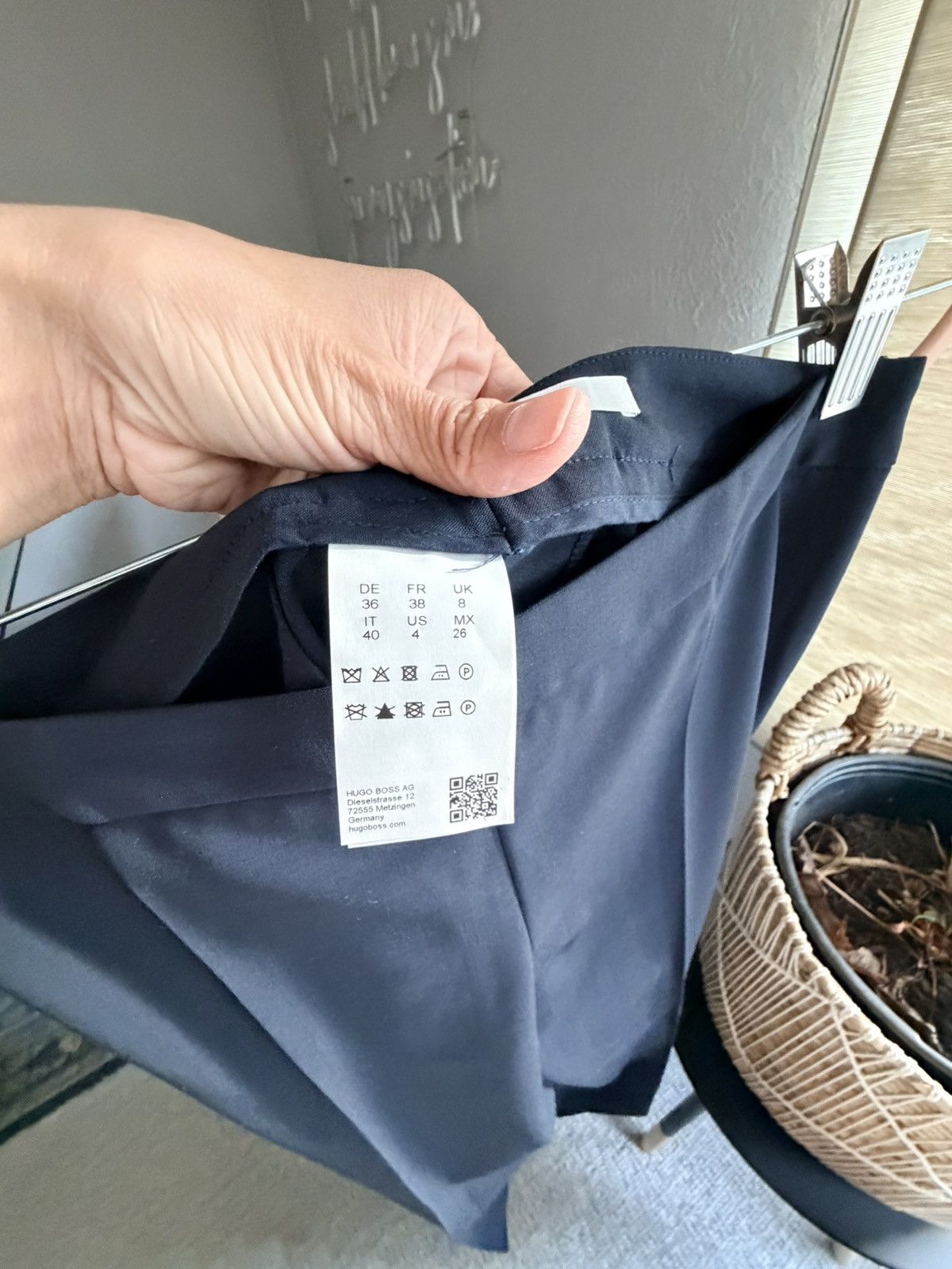 Hugo Boss Hugo boss navy pleated regular fit virgin wool trouser 4 Size 27" / US 4 / IT 40 - 8 Thumbnail