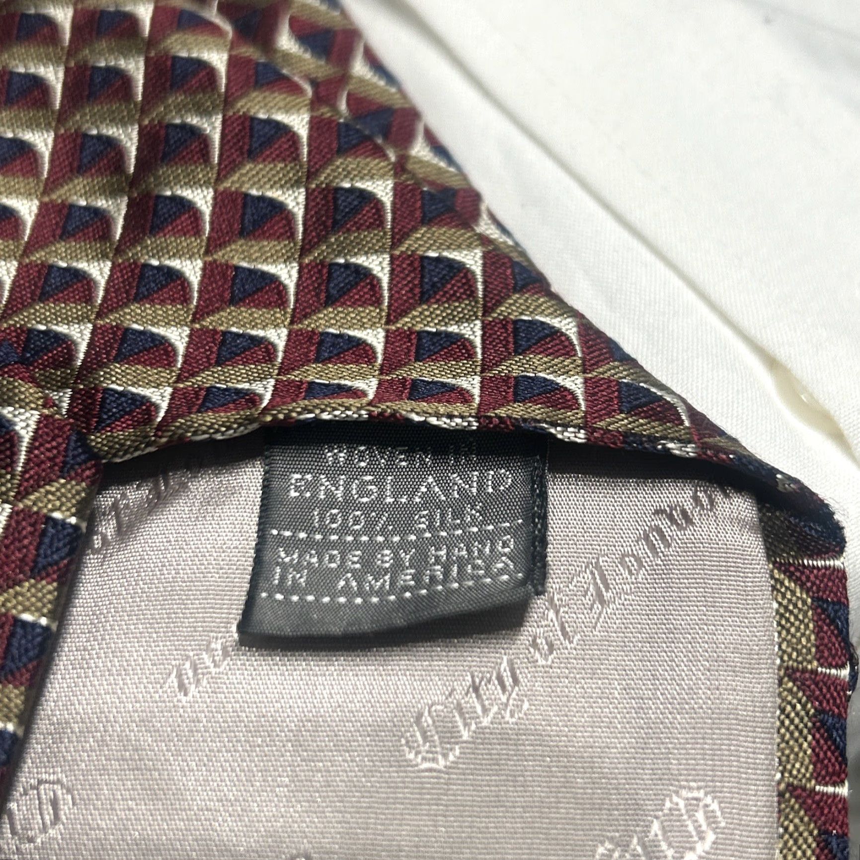 Vintage FERRELL REED Tie Men 100% Silk Red Navy Silver Abstract Design Classic 57-60 in USA Size ONE SIZE - 7 Thumbnail