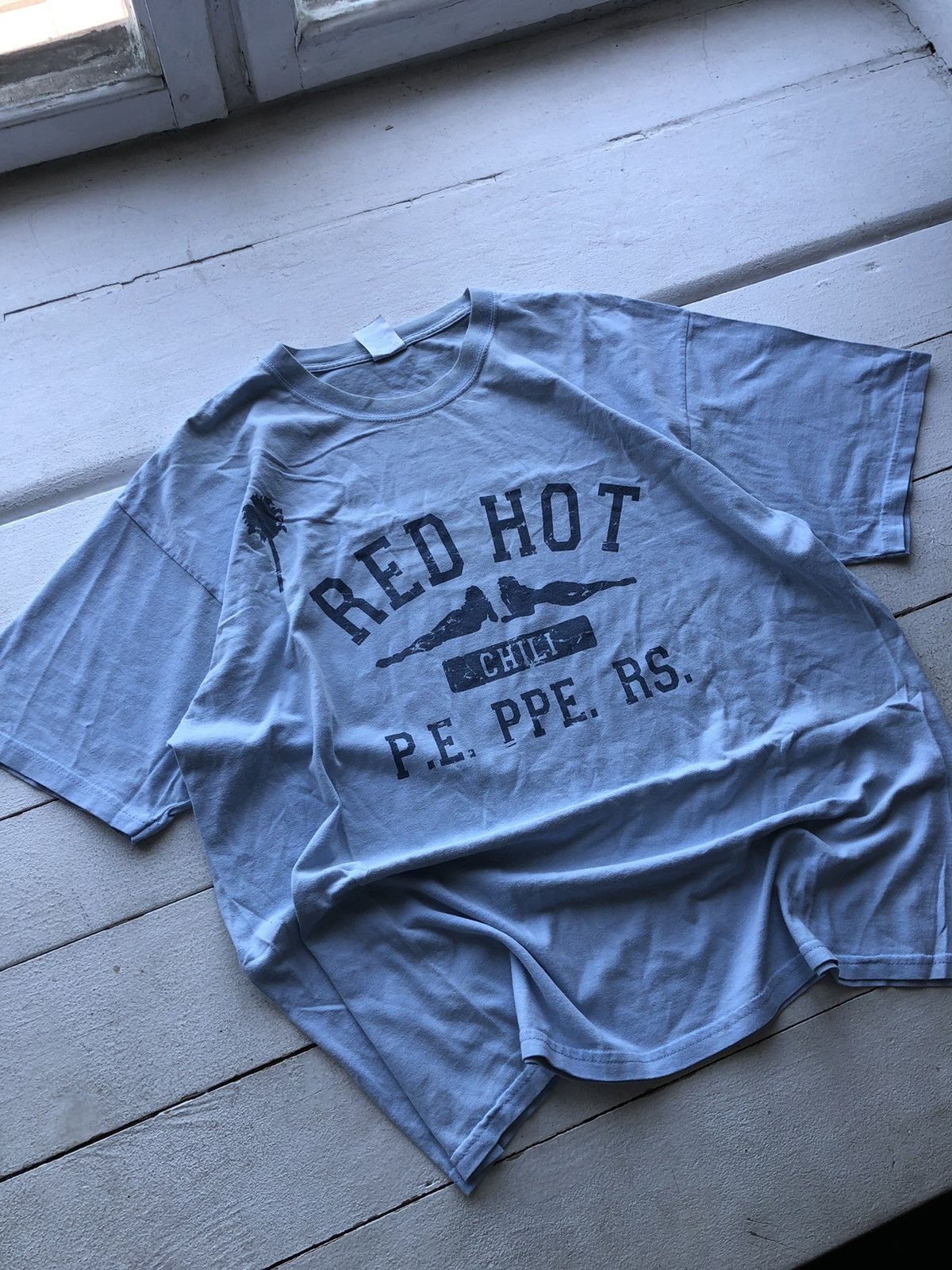 Band Tees 90s Red Hot Chilli Papers Very Vintage Band Tees Size US XL / EU 56 / 4 - 1 Thumbnail