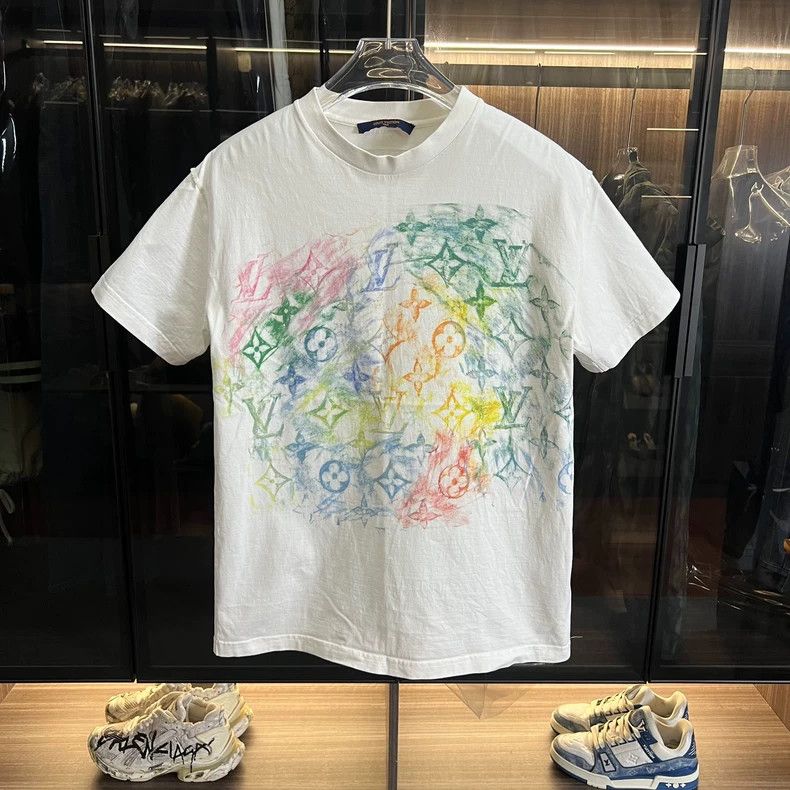 Louis Vuitton Louis Vuitton Full color printed crew neck short sleeve T-s Size US S / EU 44-46 / 1 - 1 Thumbnail