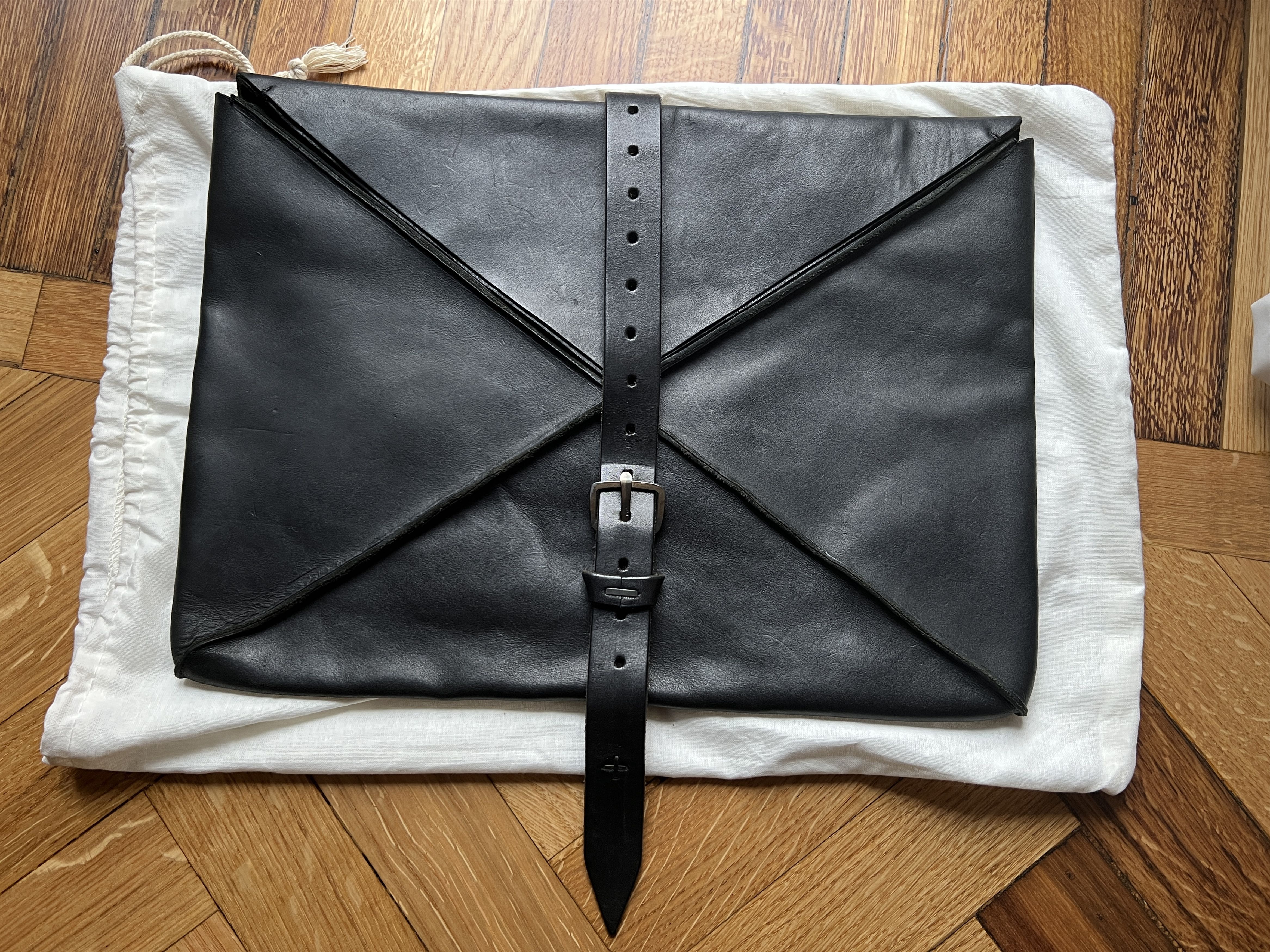 M.A+ ENVELOPE CLUTCH