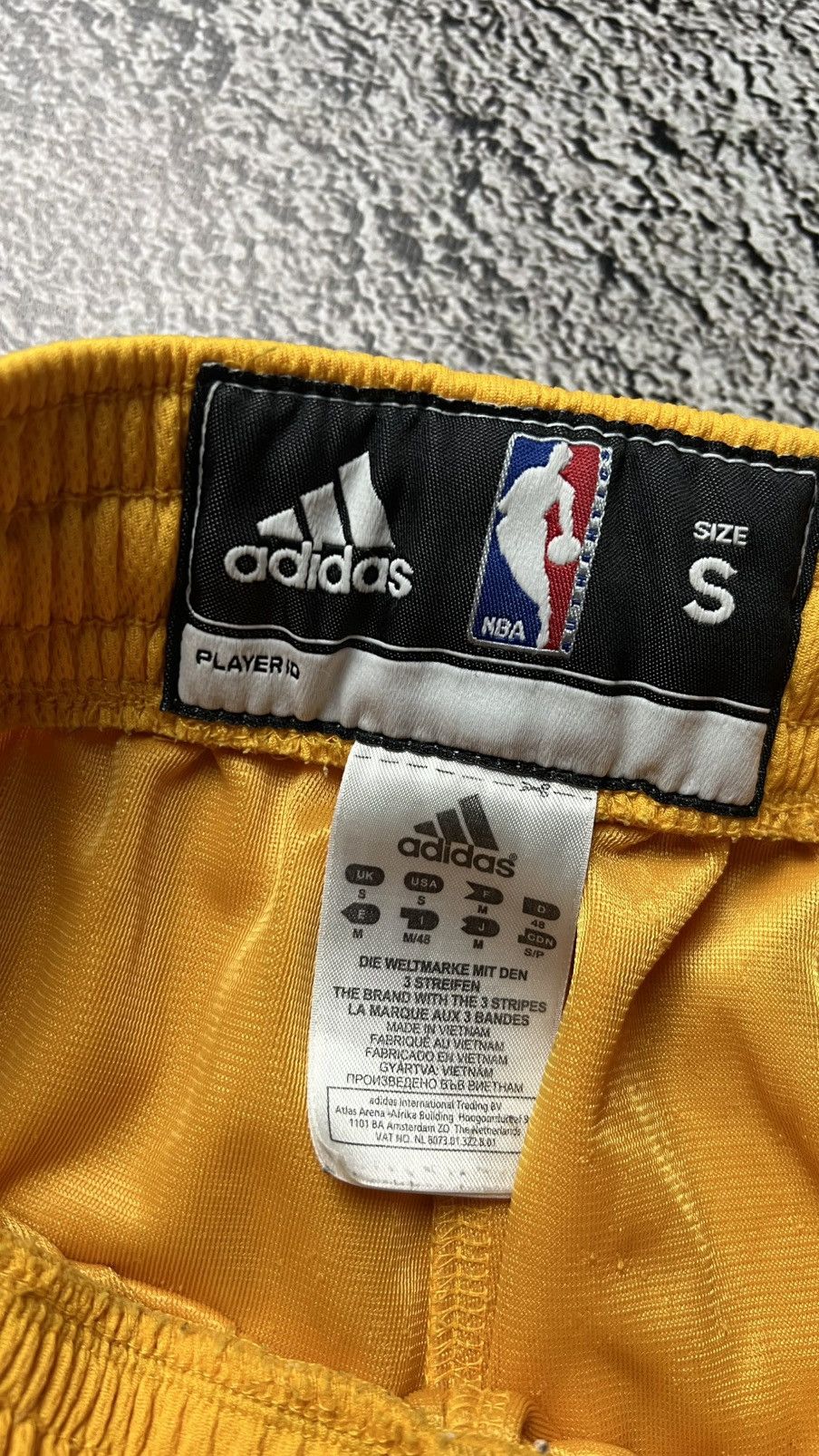 Adidas Y2K Los Angeles Lakers NBA basketball adidas vintage shorts Size US 30 / EU 46 - 5 Thumbnail