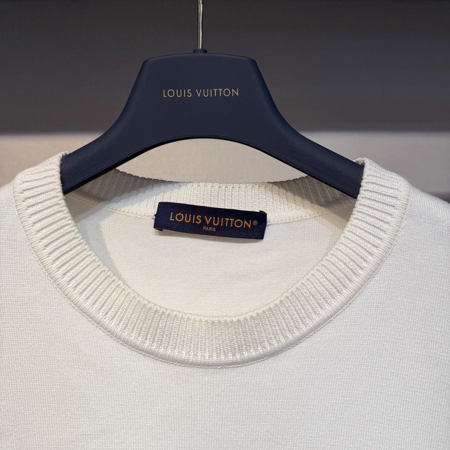 Louis Vuitton LV Gray Pin Short-Sleeve Tee XXL New w/ Tags Size US XL / EU 56 / 4 - 3 Thumbnail