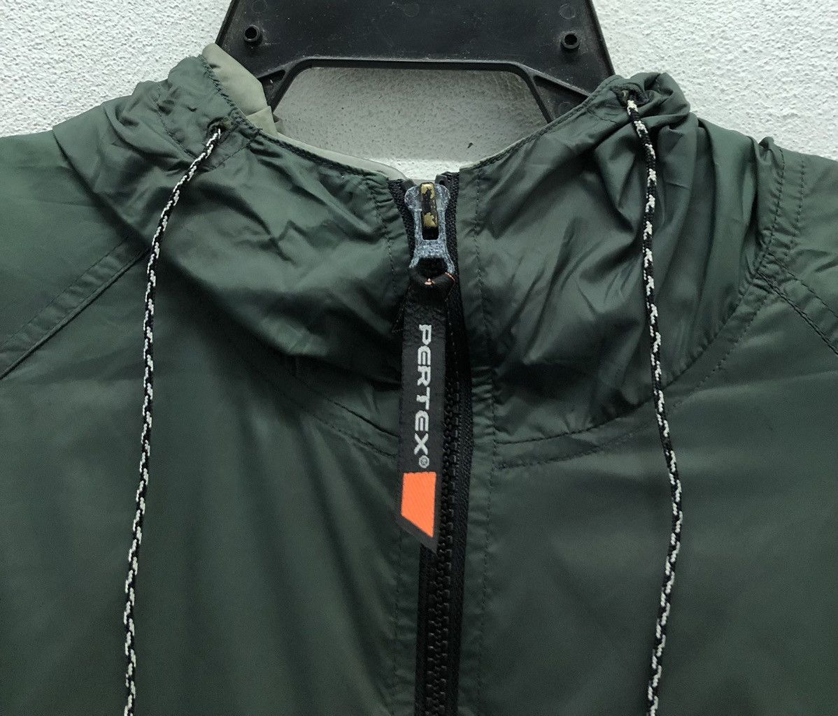 Vintage Pointer Brand Pertex Fabrics Nylon Jacket Hoodie