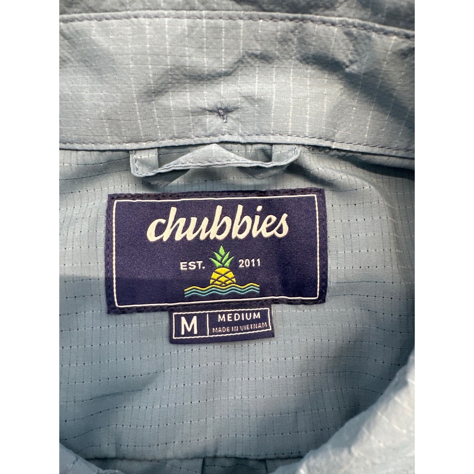Chubbies Chubbies Blue Button-up Friday Shirt Breezetech 2.0 men sz M Size US M / EU 48-50 / 2 - 6 Thumbnail