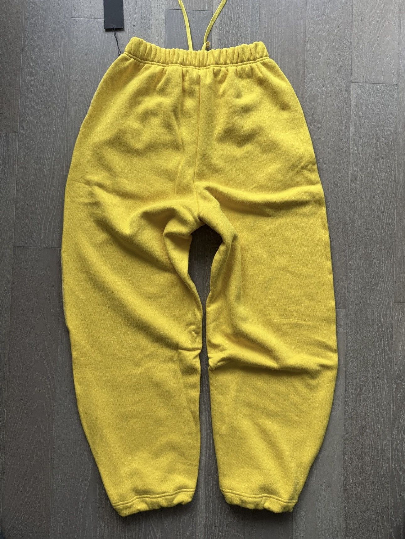 The GV Gallery MEDIUM SMALL GV GALLERY RASPBERRY HILLS LEMON DROP SWEATS Size US 32 / EU 48 - 2 Thumbnail