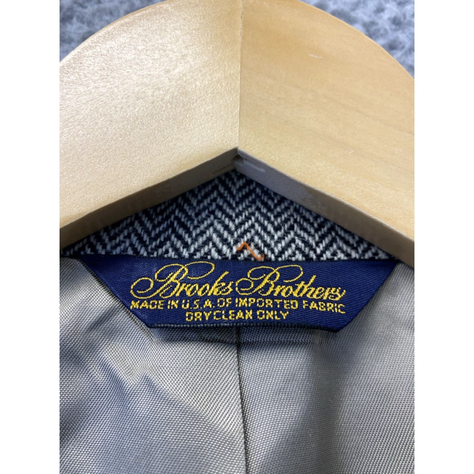 Brooks Brothers VTG Brooks Brothers Blazer Jacket Wool Herringbone Men's 39R Gray USA Vintage Classic Preppy 39 Chest Mens Size 40R - 4 Thumbnail