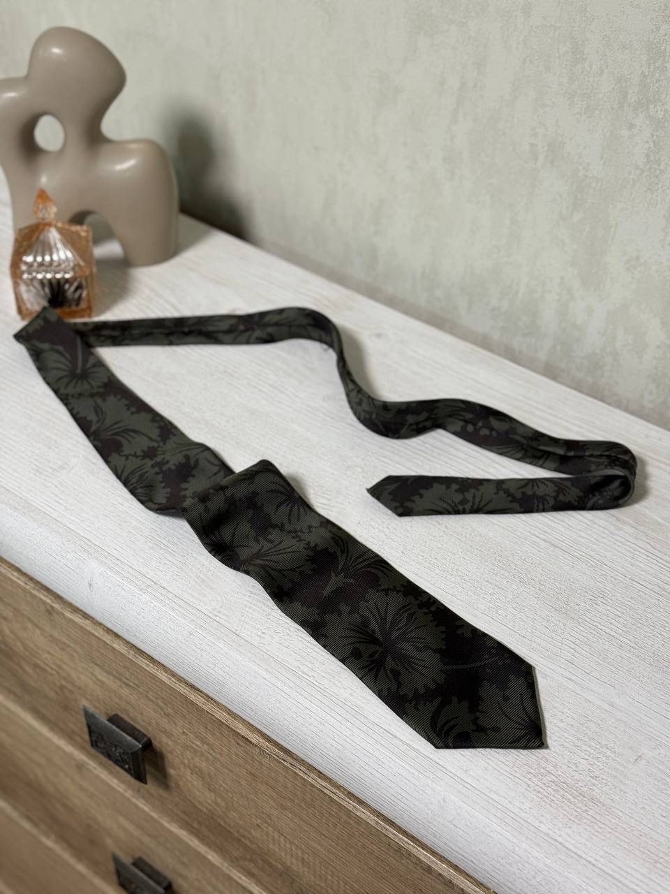 Hugo Boss Luxury Hugo Boss Tie Silk Very Rare Expensive Italy Size ONE SIZE - 2 Thumbnail