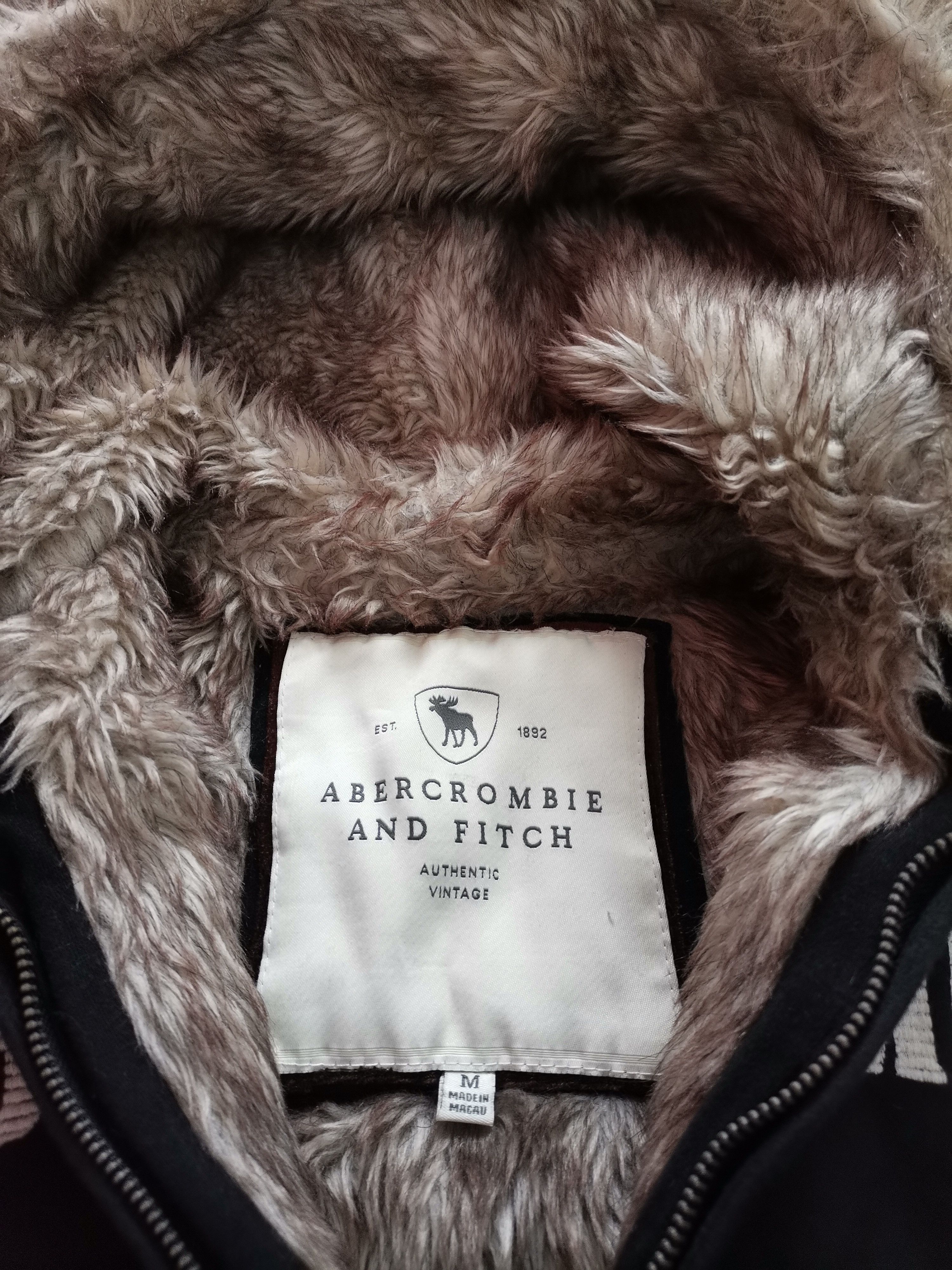 Abercrombie & Fitch Abercrombie & Fitch Women's Faux Fur Zip Up Hoodie Size M / US 6-8 / IT 42-44 - 3 Thumbnail