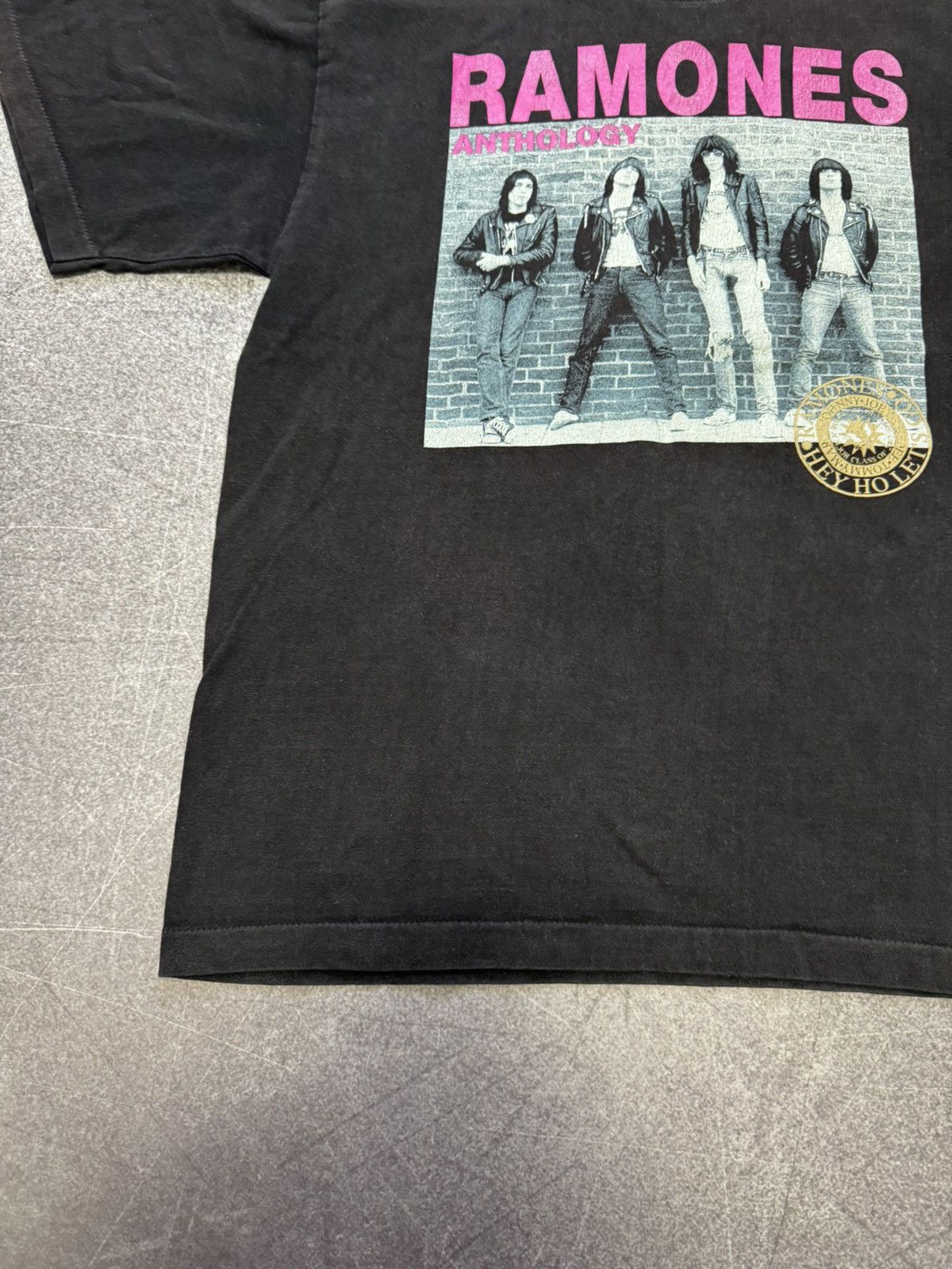 Band Tees VINTAGE 90S RARE RAMONES HEY HO Lets GO TOUR T SHIRT Rock Size US L / EU 52-54 / 3 - 5 Thumbnail