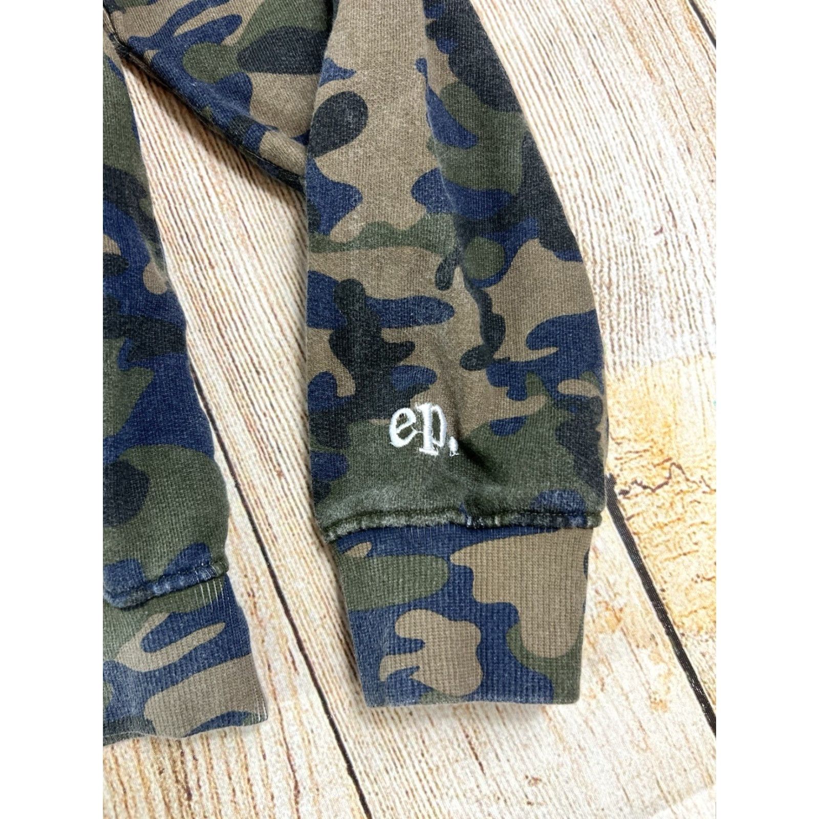 Eleven Paris Eleven Paris Sweatshirt Crewneck Camo Multicolor L’amour La Plage Size S Small Mens Pullover Regular Crewneck Fading Pre owned Size US S / EU 44-46 / 1 - 4 Thumbnail