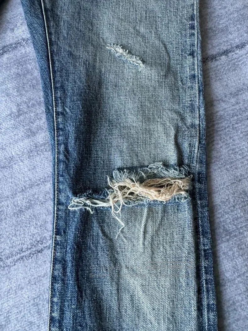 Saint Laurent Paris Saint Laurent 16SS Runway Distressed Jeans. Size US 29 - 2 Thumbnail