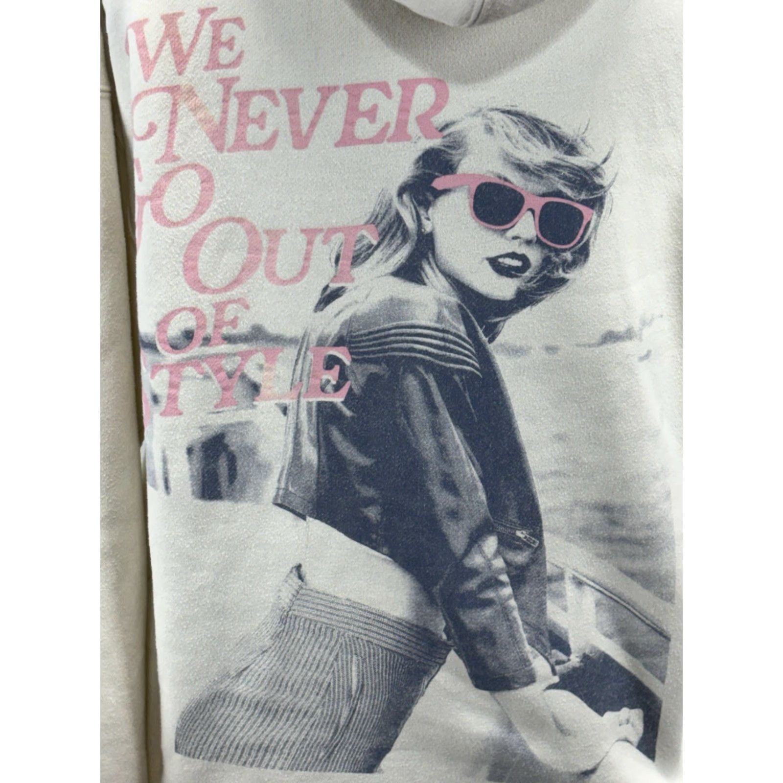 Vintage Taylor Swift 1989 Hoodie Pullover Womens Size M Ivory 1989 Band Graphic Print Hooded Sweatshirt Men? No Girls? Wait. Size M / US 6-8 / IT 42-44 - 7 Thumbnail