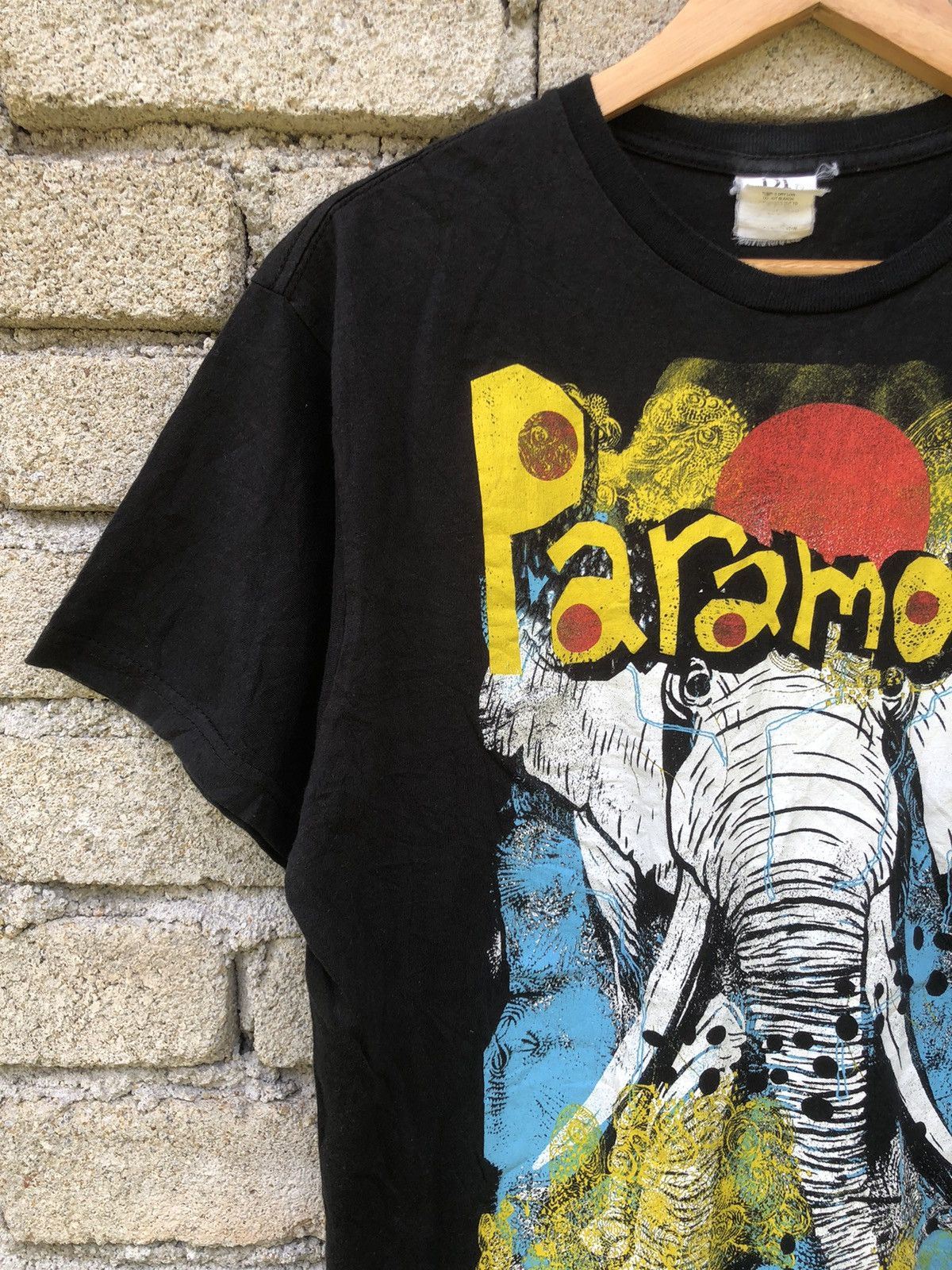 Band Tees Vintage Y2K Paramore Elephant Calourful Band Merc Tee Size US L / EU 52-54 / 3 - 5 Thumbnail