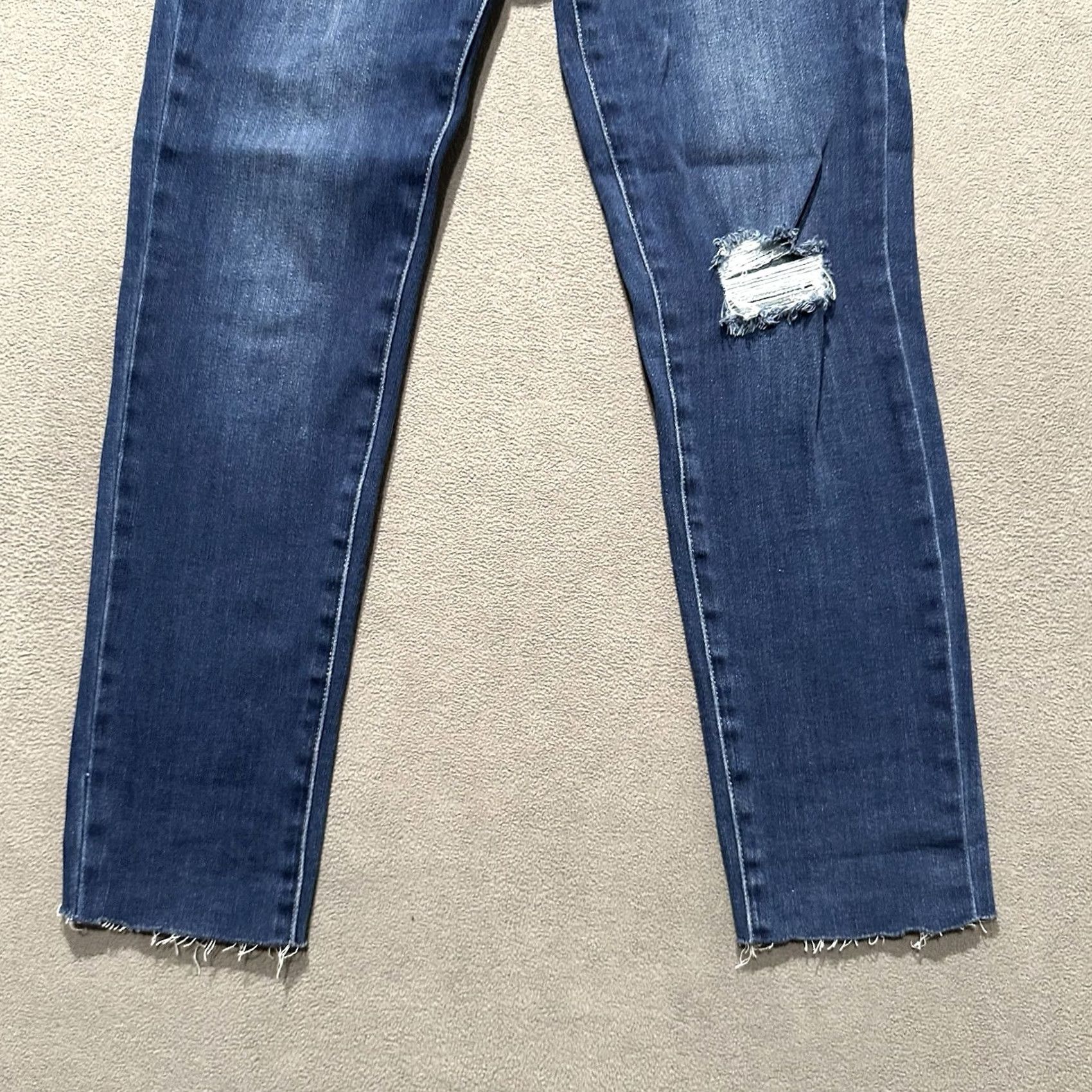 Vintage SOHO Jeans Womens 6 Blue Denim High Waisted Legging Stretch Distressed Skinny Jeans Size 28" / US 6 / IT 42 - 5 Thumbnail