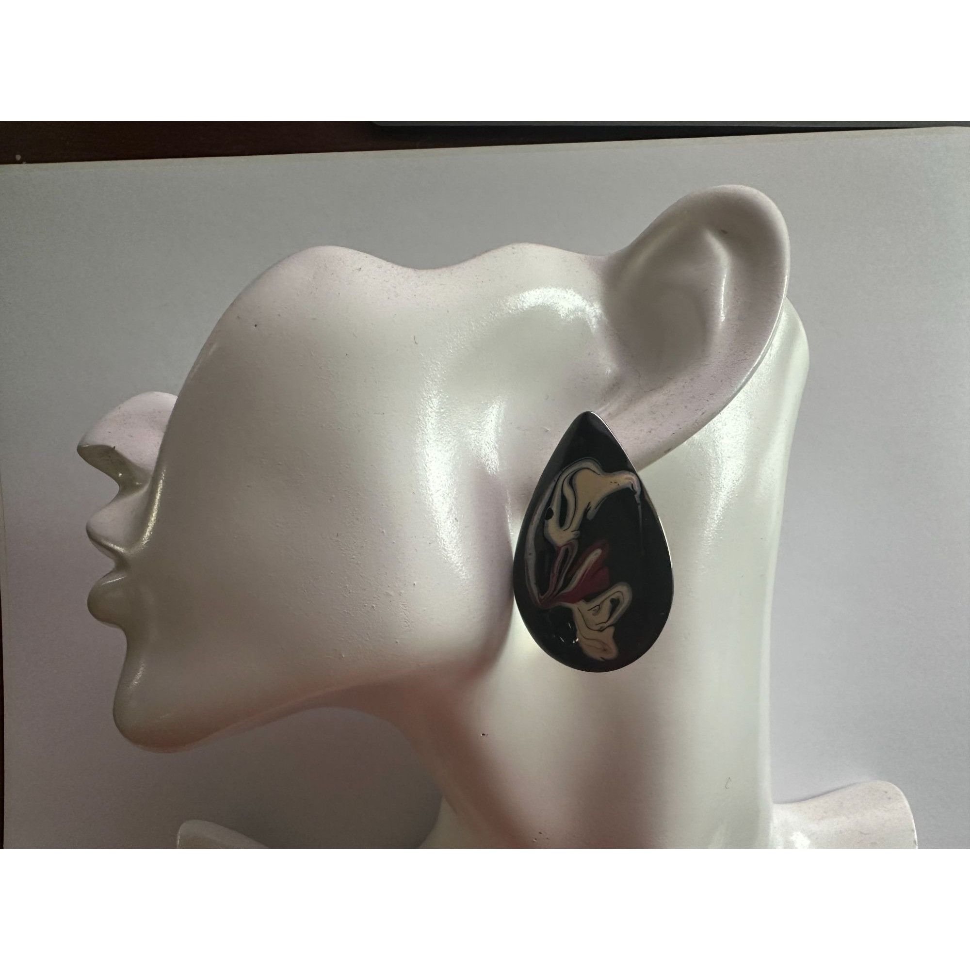 Other Women's Tear Drop Shaped Earrings with Swirl Design Size ONE SIZE - 3 Thumbnail