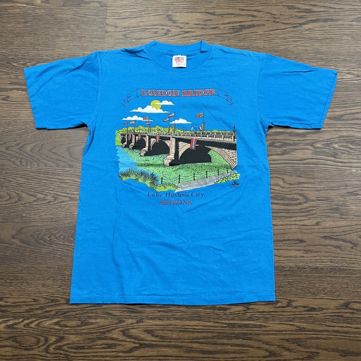 Vintage Vintage 90s London Bridge Lake Havasu Arizona tourist shirt Size US L / EU 52-54 / 3 - 1 Thumbnail