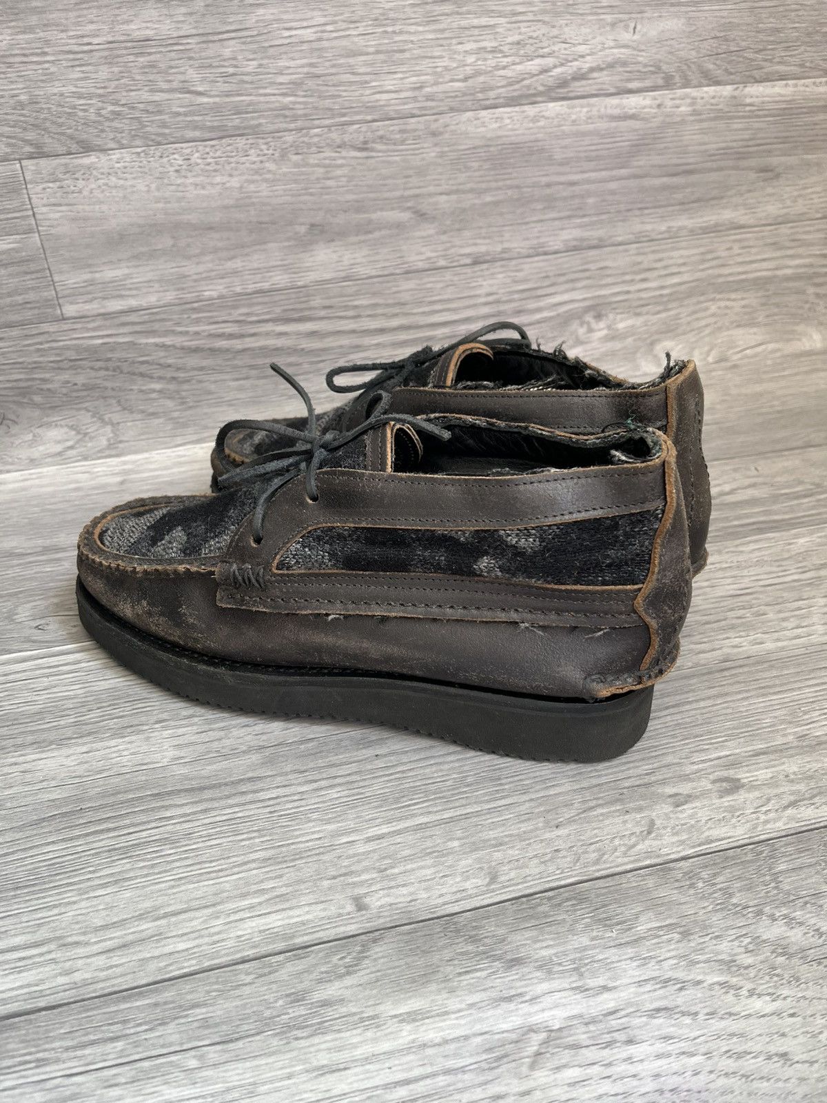 Yuketen Yuketen black camo moccasin moc toe leather shoes Size US 10 / EU 43 - 7 Thumbnail