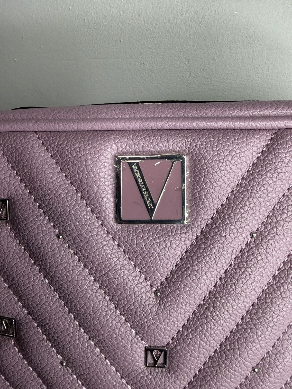 Victoria's Secret Victoria's Secret Lavender Quilted Crossbody Bag with Silver Size ONE SIZE - 2 Thumbnail