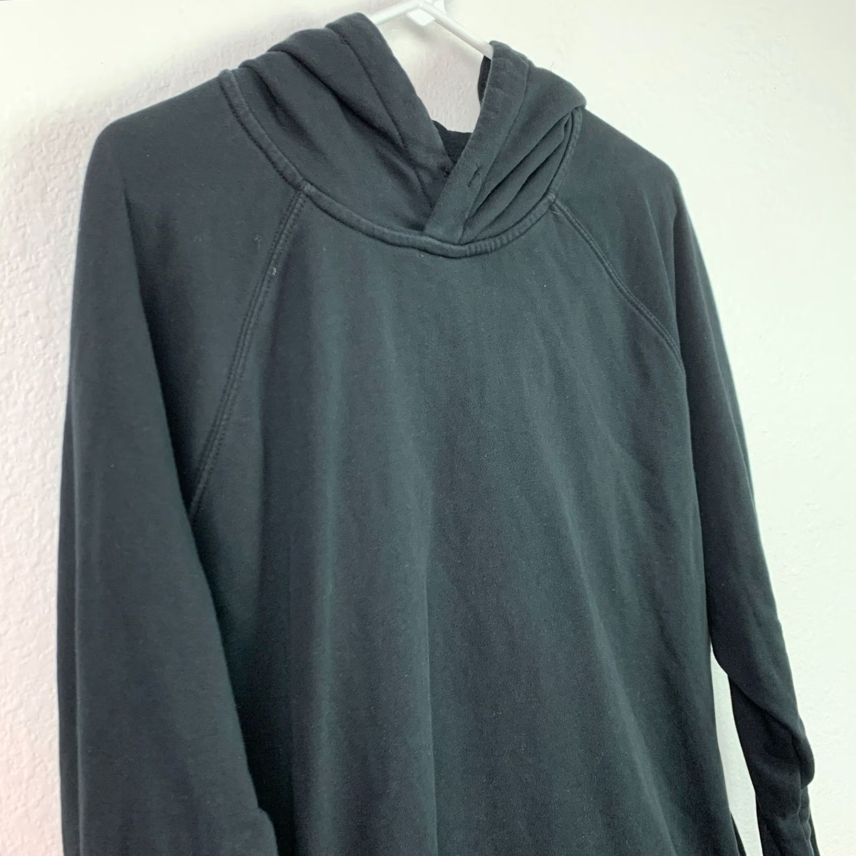 Fabletics Fabletics Hoodie Sweatshirt Mens XL Black Cotton Blend Hooded Pullover Long Sleeve Solid General Listing Size US XL / EU 56 / 4 - 2 Thumbnail