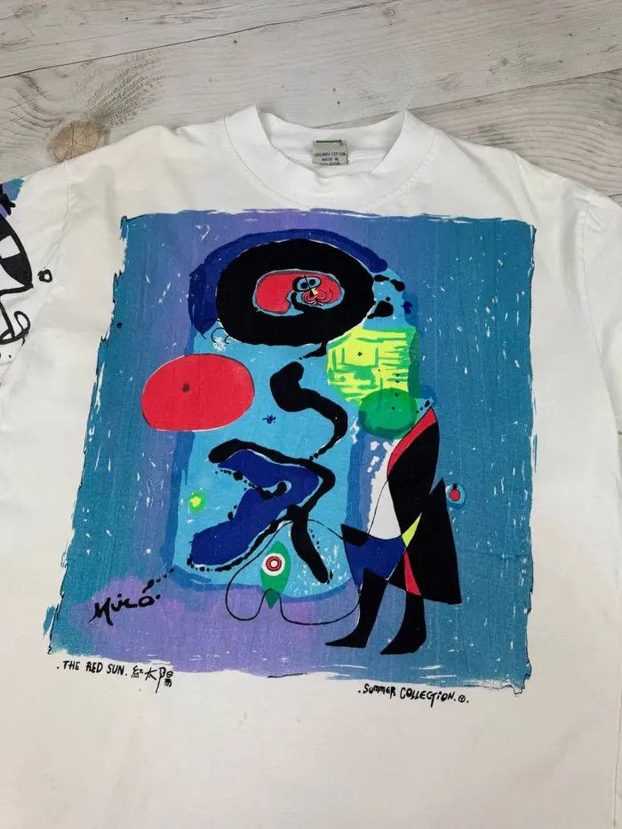 Vintage Vintage Joan Miro Art T-Shirt 90s The Red Sun Size US L / EU 52-54 / 3 - 13 Thumbnail