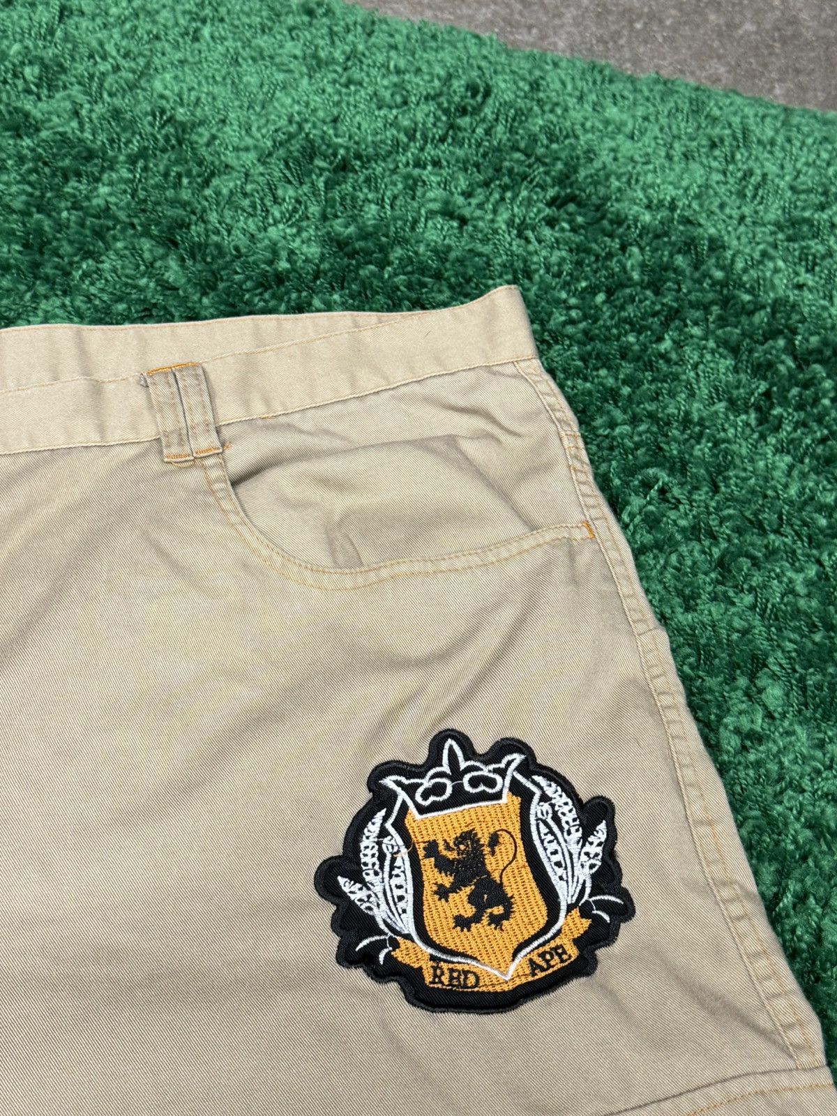 Vintage Vintage Red Ape Khaki Cargo Baggy Crest Shorts Sz. 48 Size US 44 / EU 60 - 3 Thumbnail