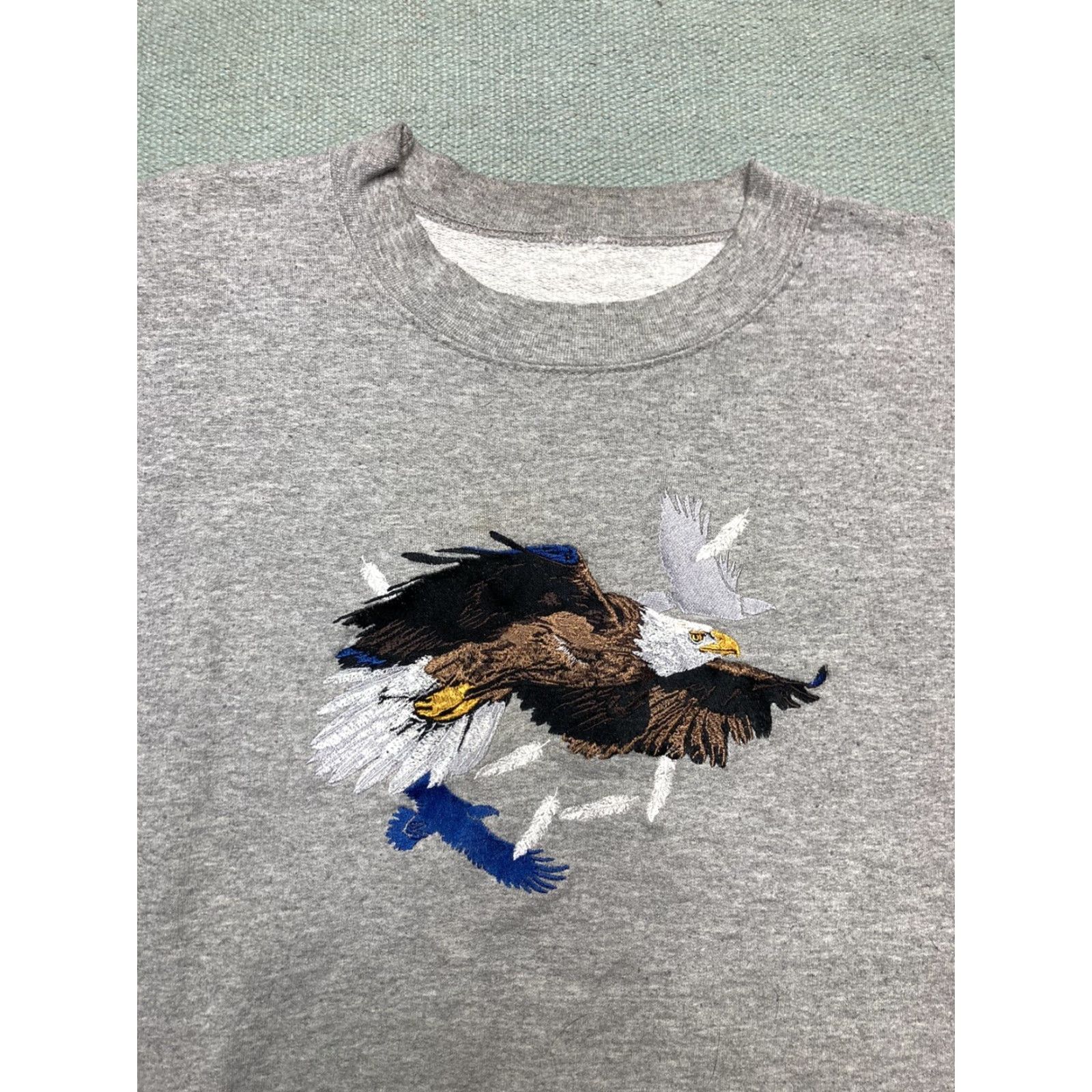 Vintage VINTAGE 90s Y2K CREWNECK SWEATSHIRT EMBROIDERED EAGLE GRAY ADULT 2XL Size US XXL / EU 58 / 5 - 2 Thumbnail