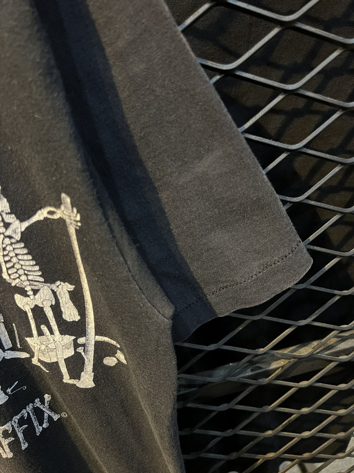 Vintage Vintage Graffix Skeleton 90s Shirt Size US L / EU 52-54 / 3 - 5 Thumbnail