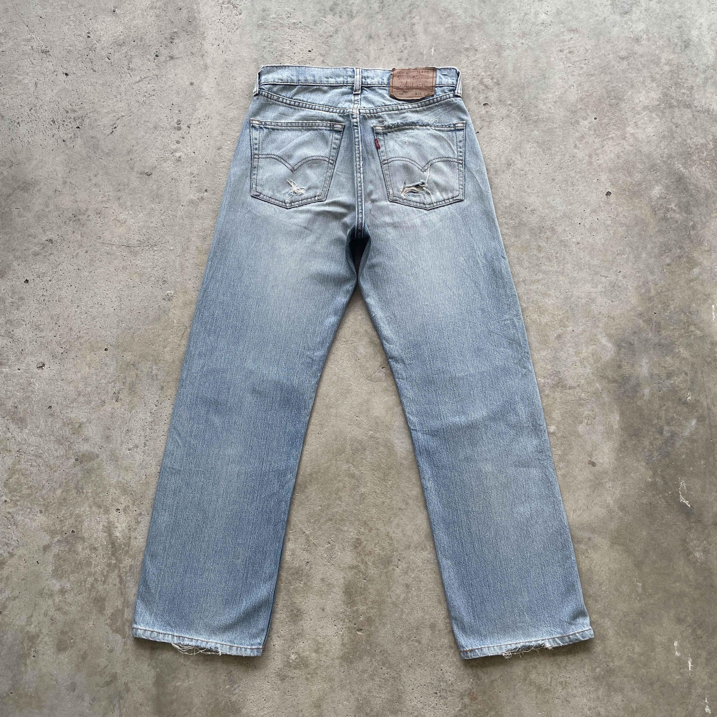 Jean × Levi's VINTAGE LEVI’S DISTRESSED WASH JEANS FADED PANTS DENIM Size US 28 / EU 44 - 13 Thumbnail