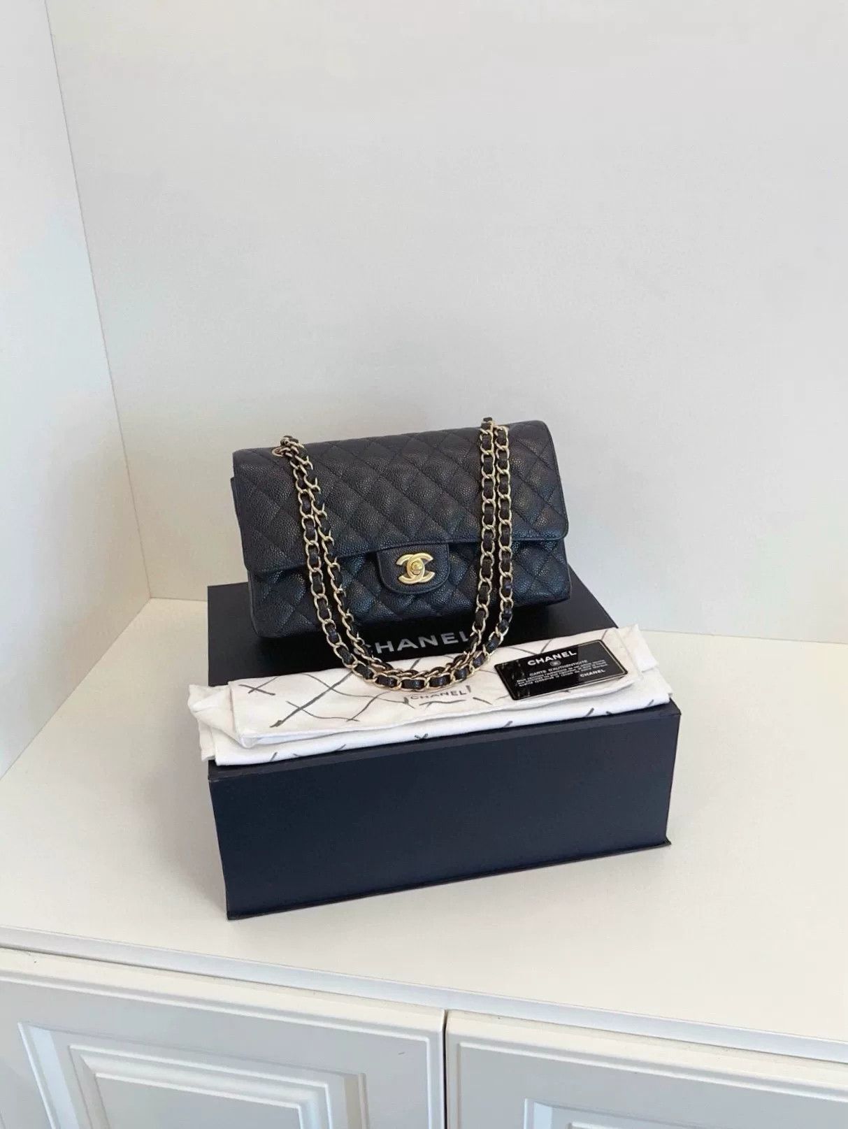 Chanel Pre-loved Bag Very good condition Size ONE SIZE - 1 Thumbnail